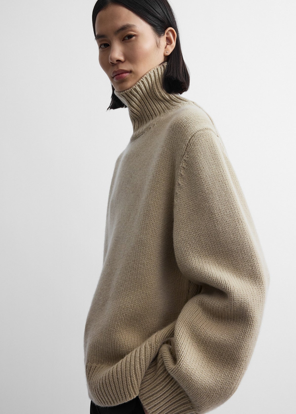 Oversized lambswool turtleneck sage