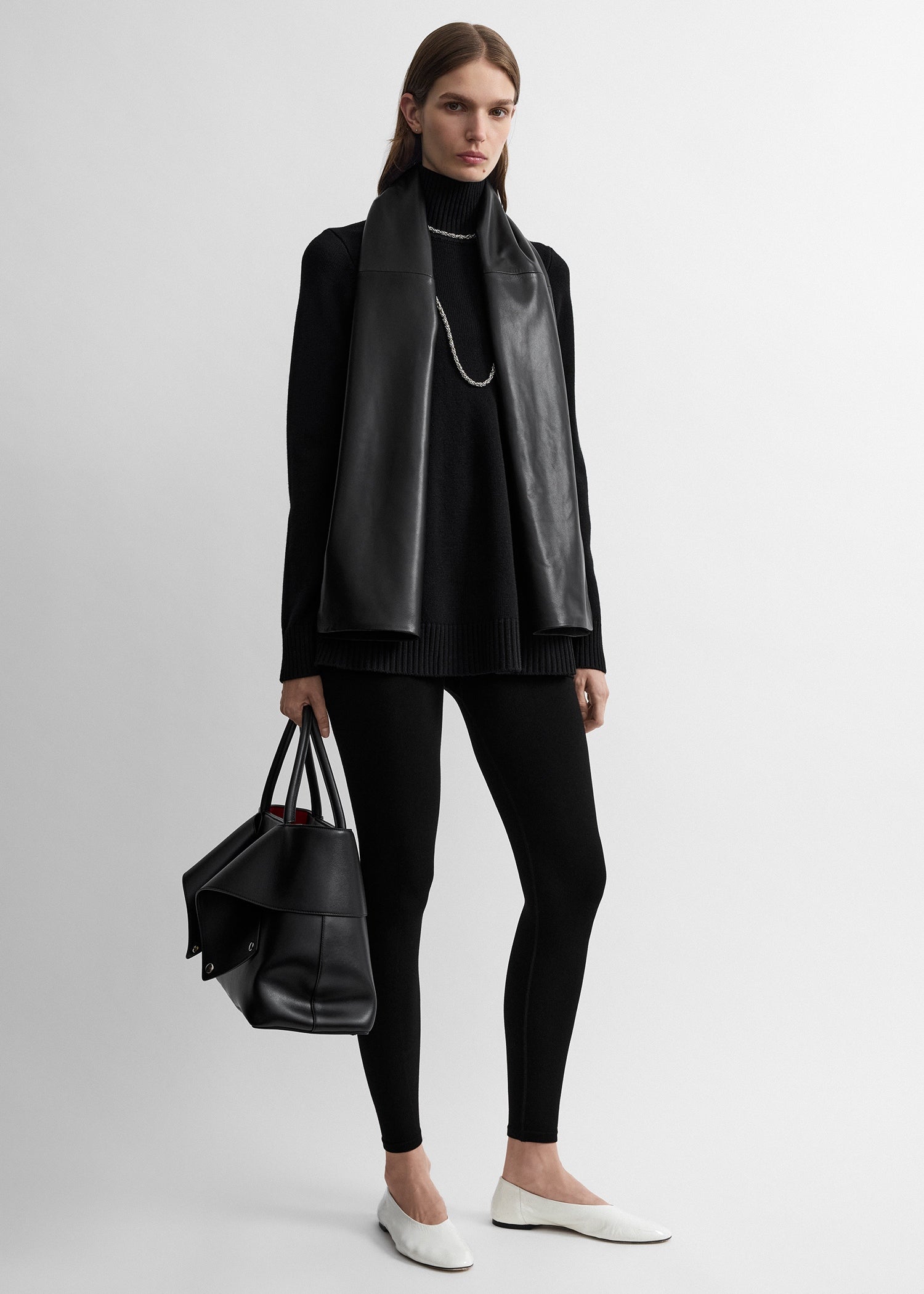 Wool turtleneck top black