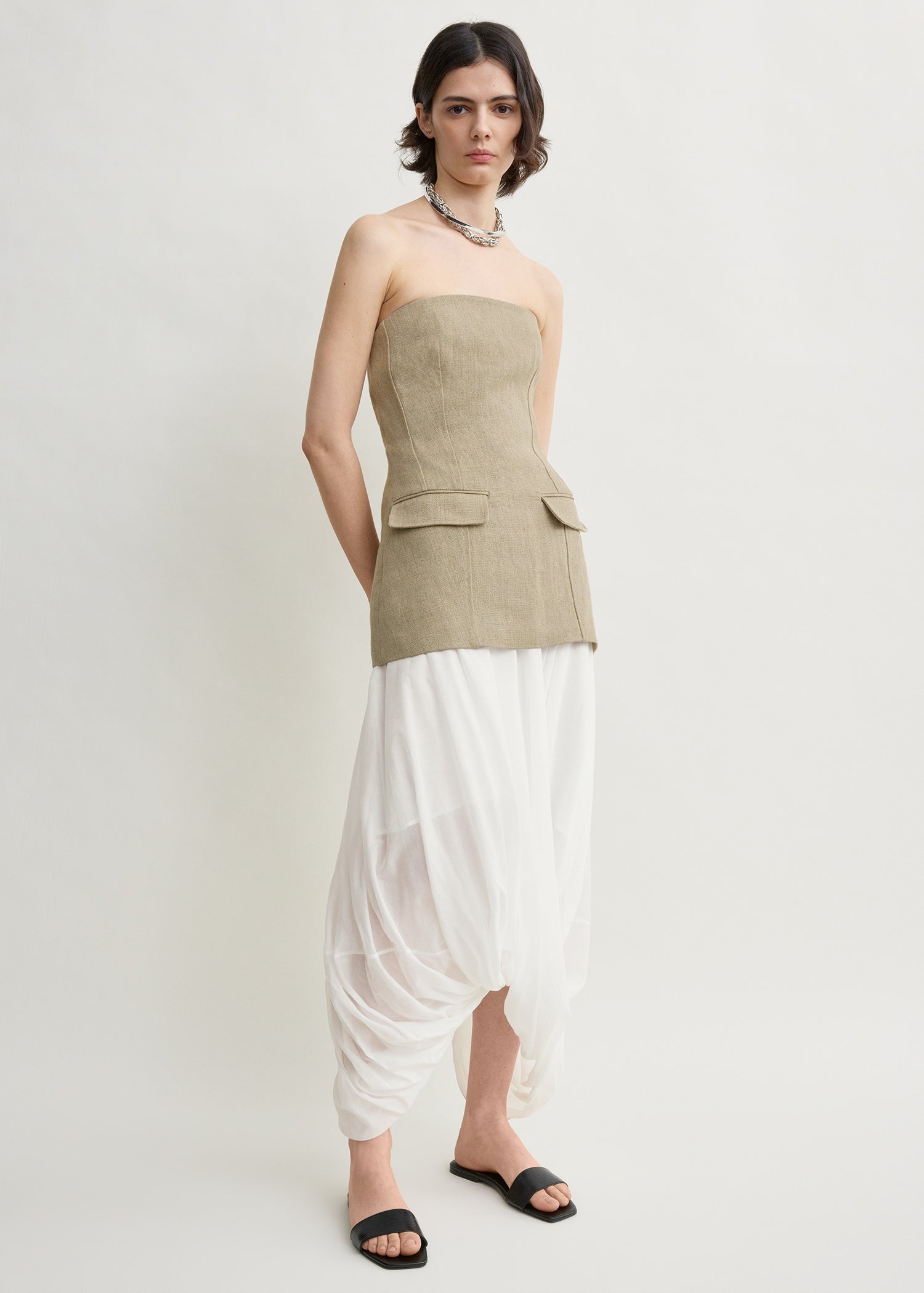 Strapless linen pocket top beige