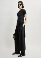 Wide-ribbed v-neck tee black