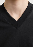 Wide-ribbed v-neck tee black