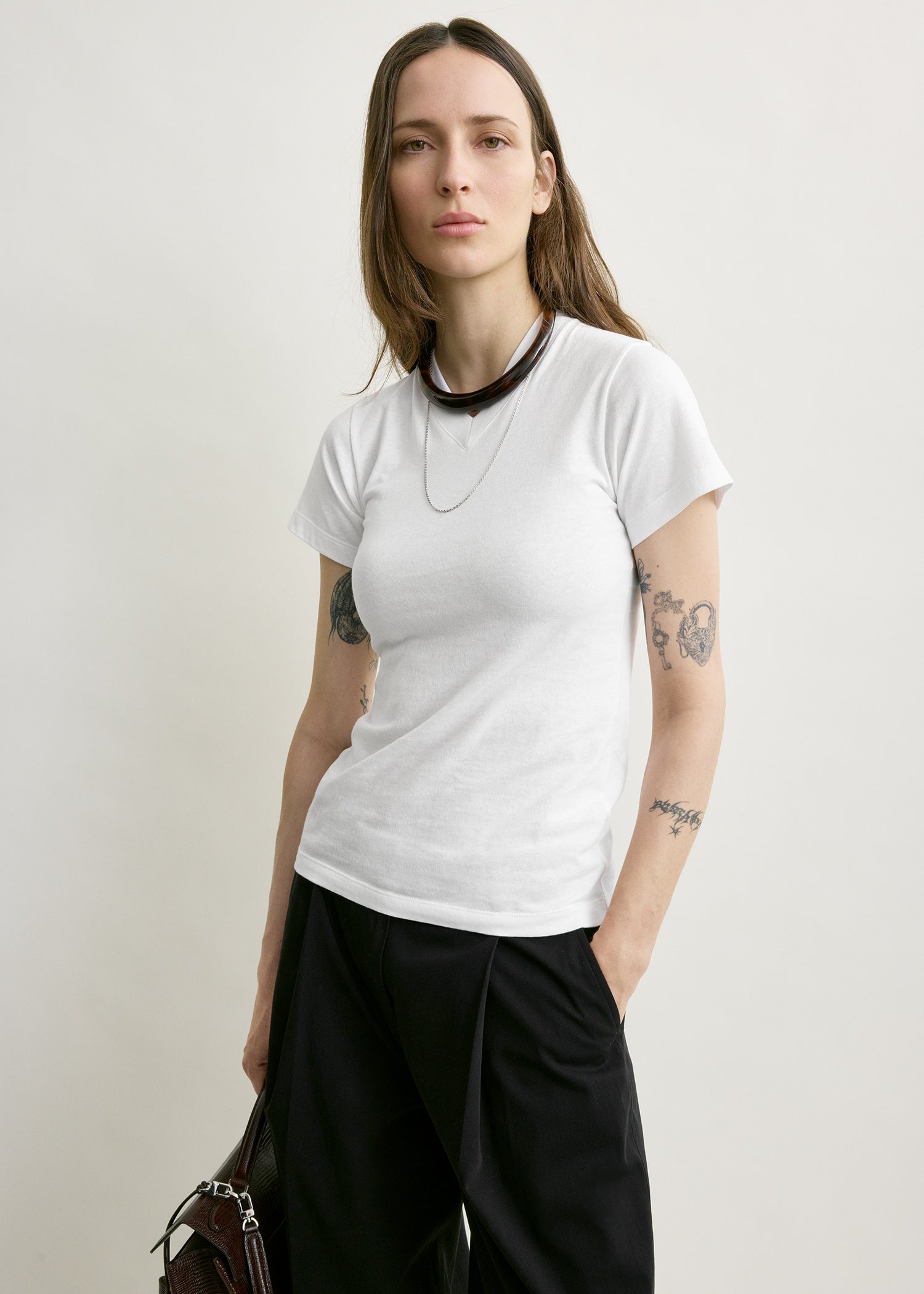 Wide-ribbed v-neck tee optic white