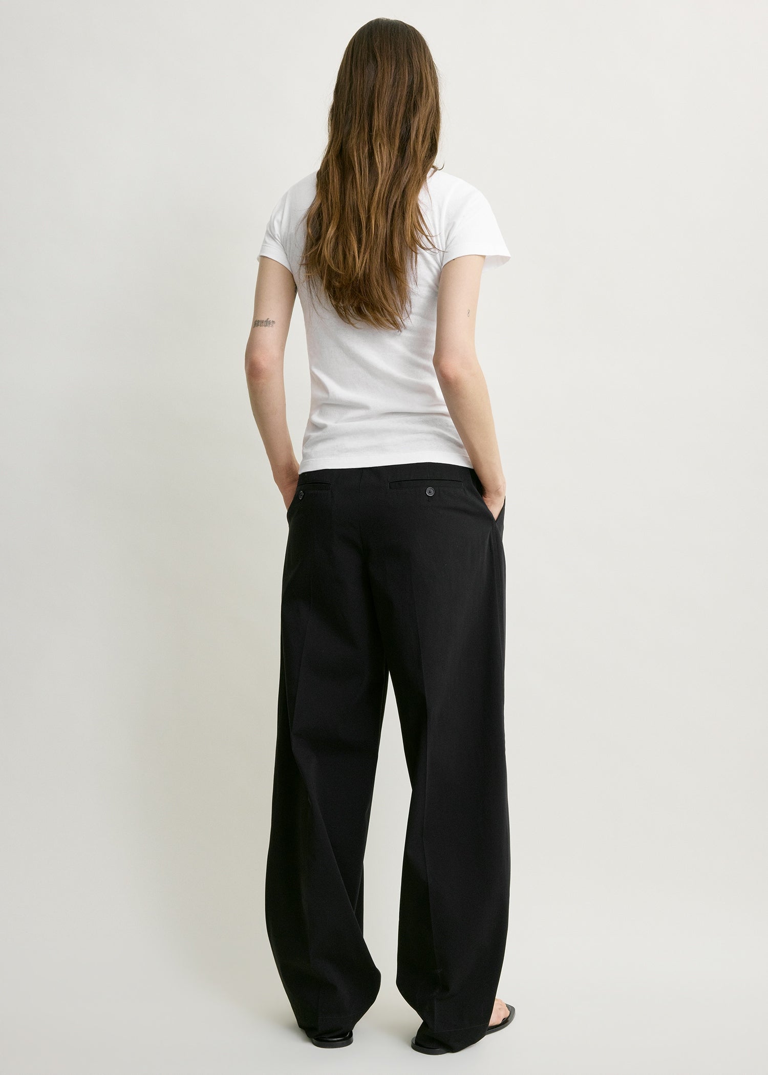 Wide-ribbed v-neck tee optic white