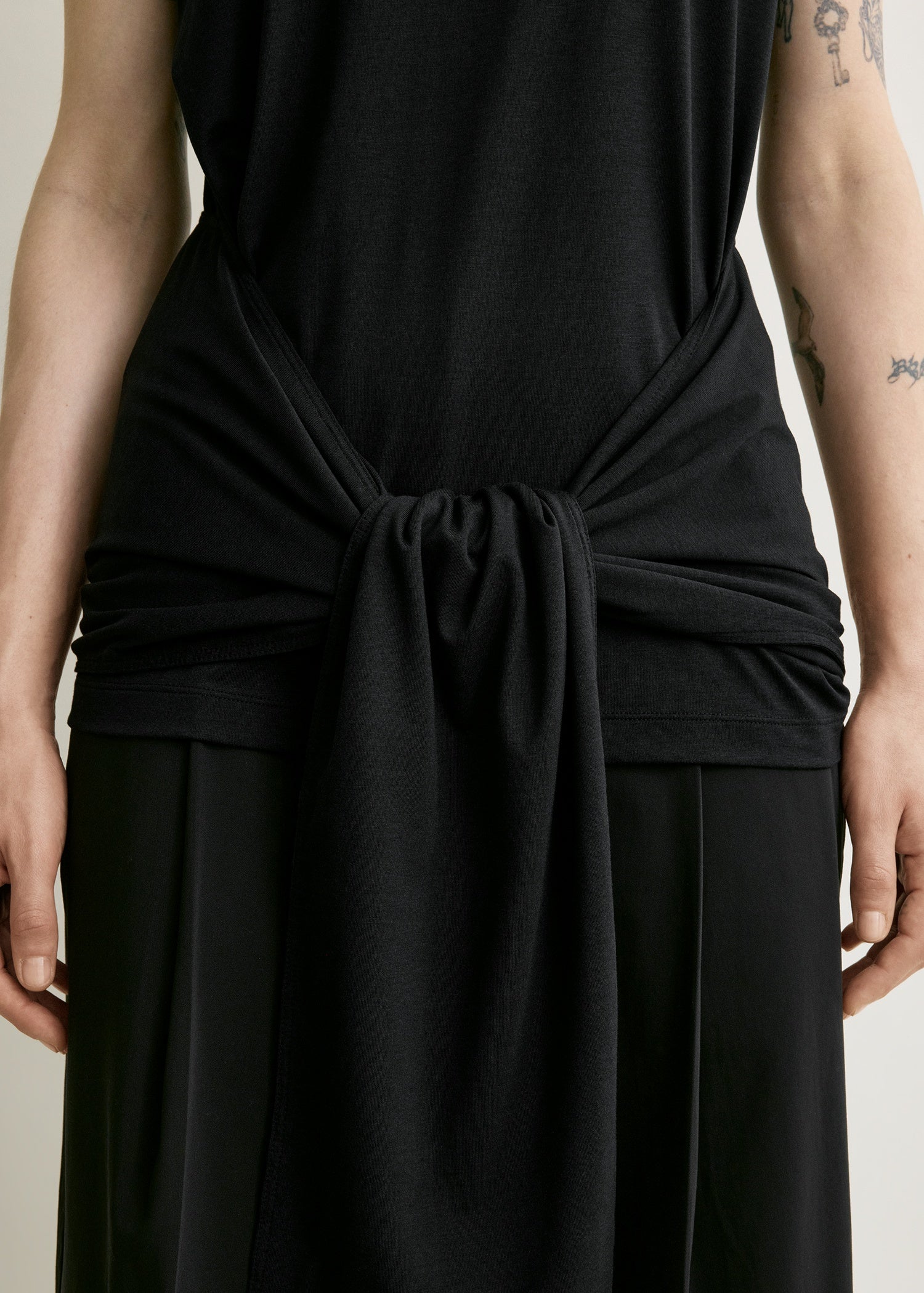 Tie-waist jersey top black