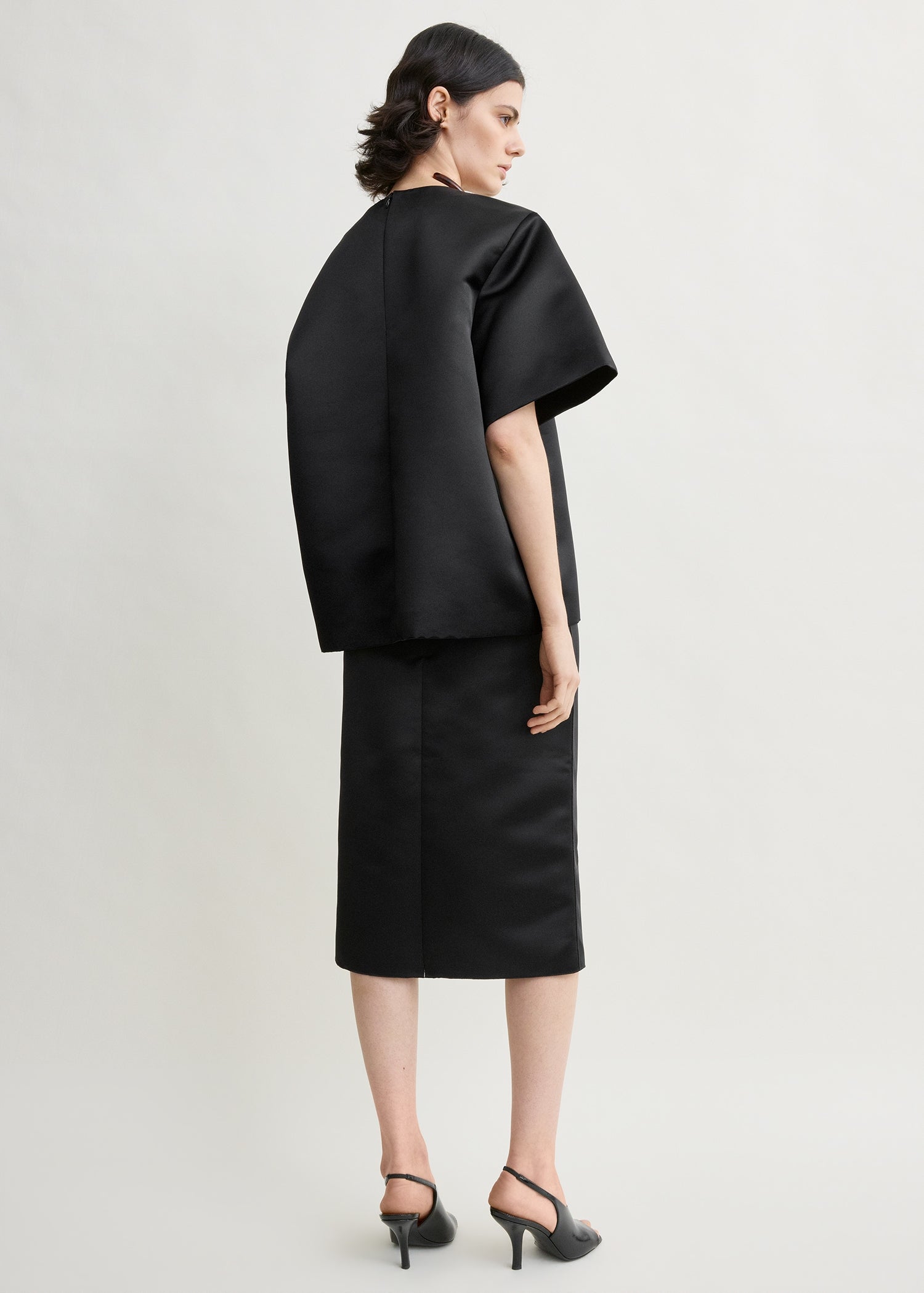 Duchess satin tee black