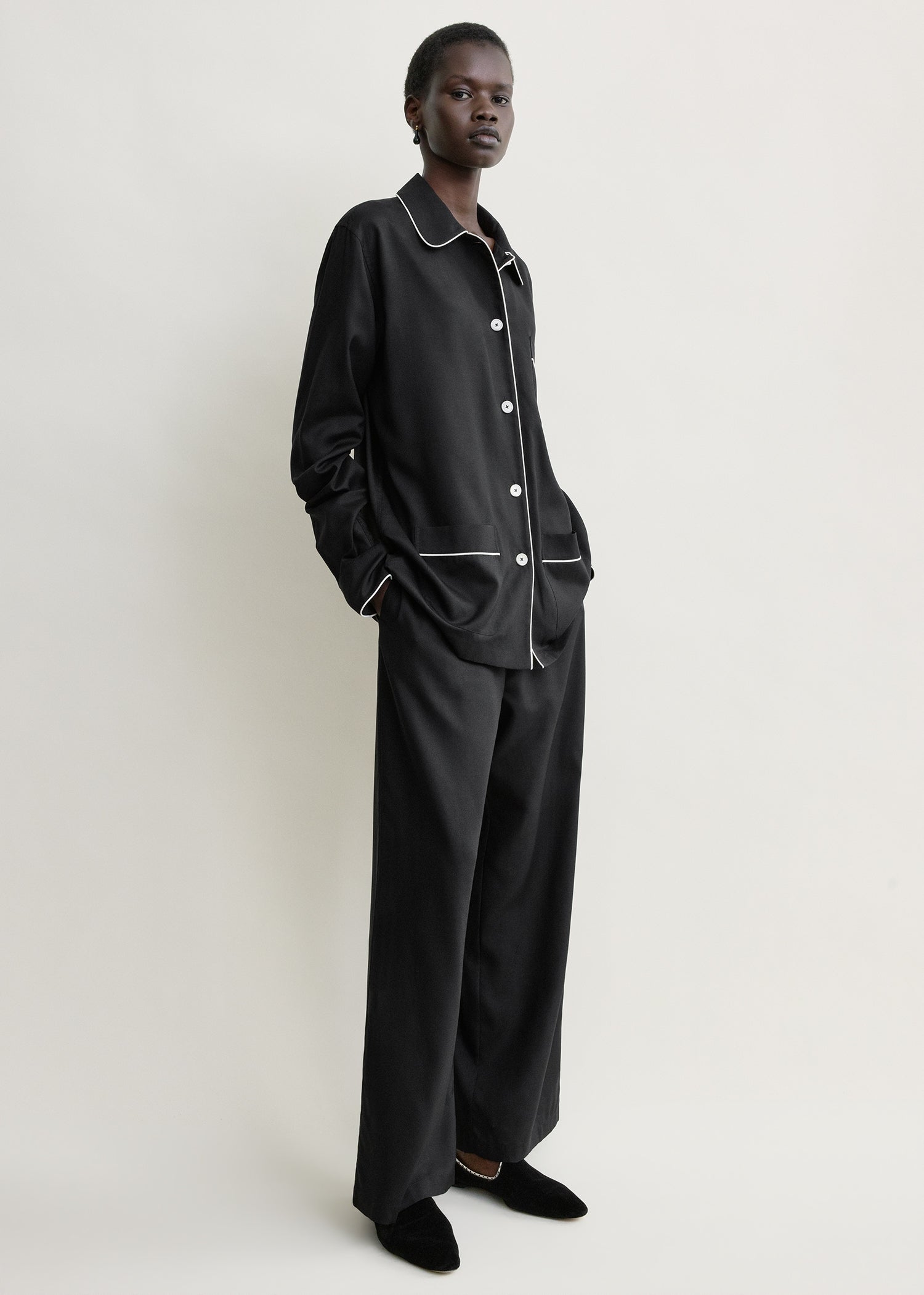 Piped pj top black