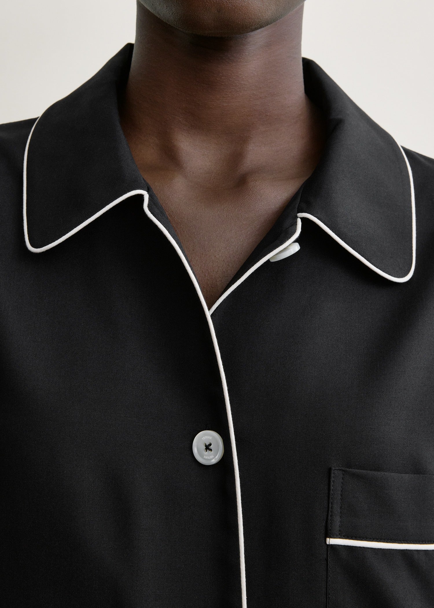 Piped pj top black