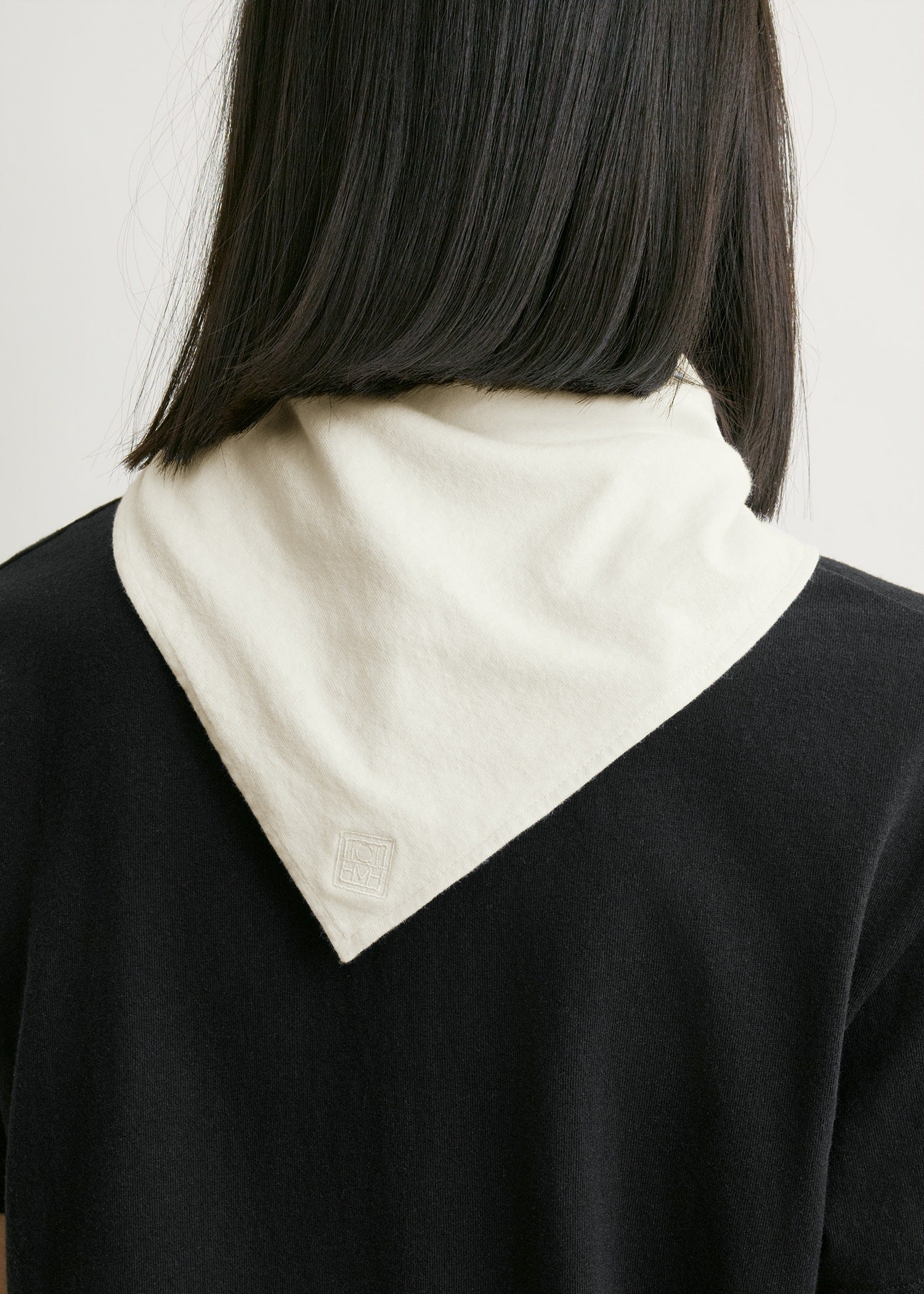 Scarf tee black/ecru