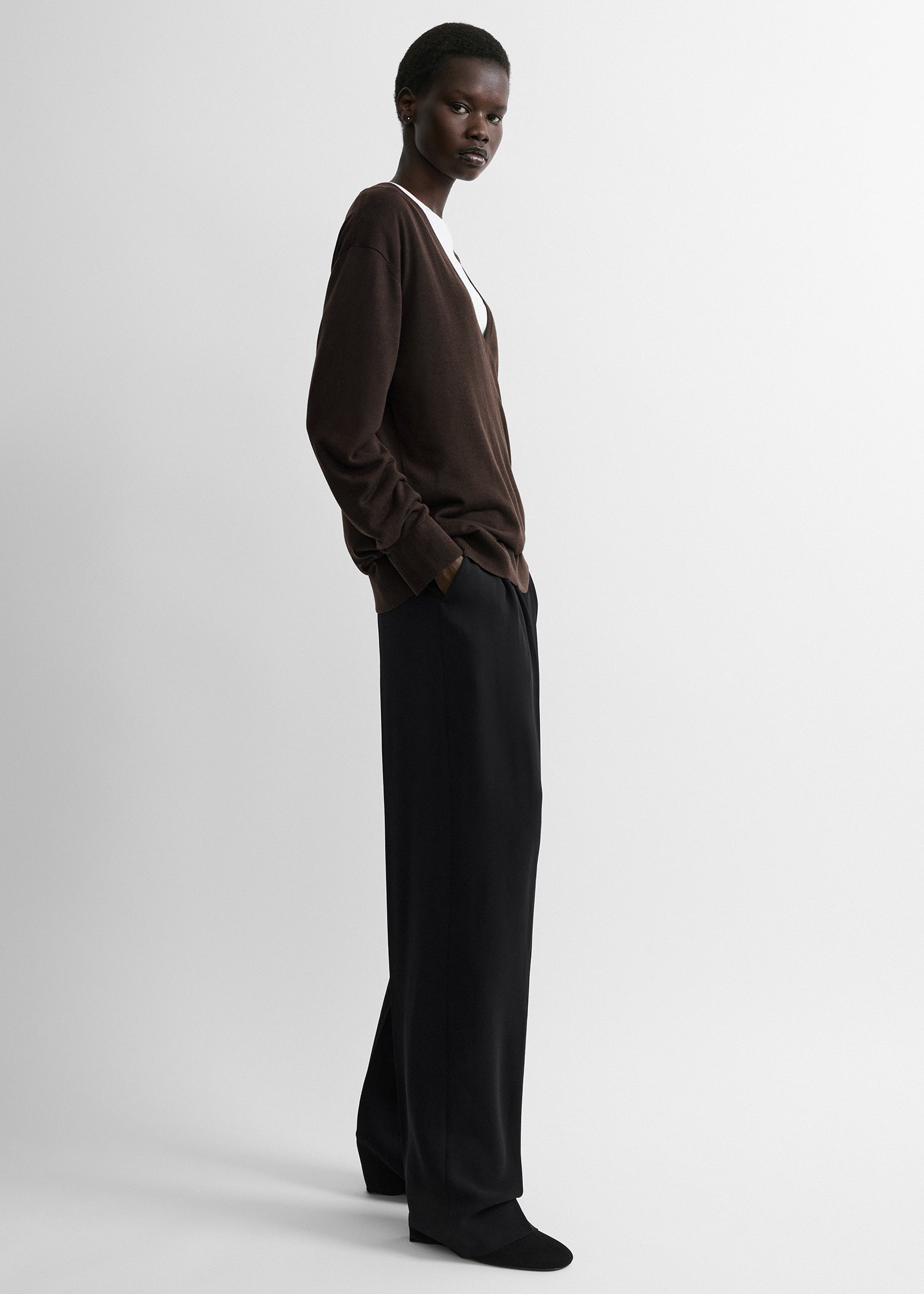 Fine v-neck knit fondante