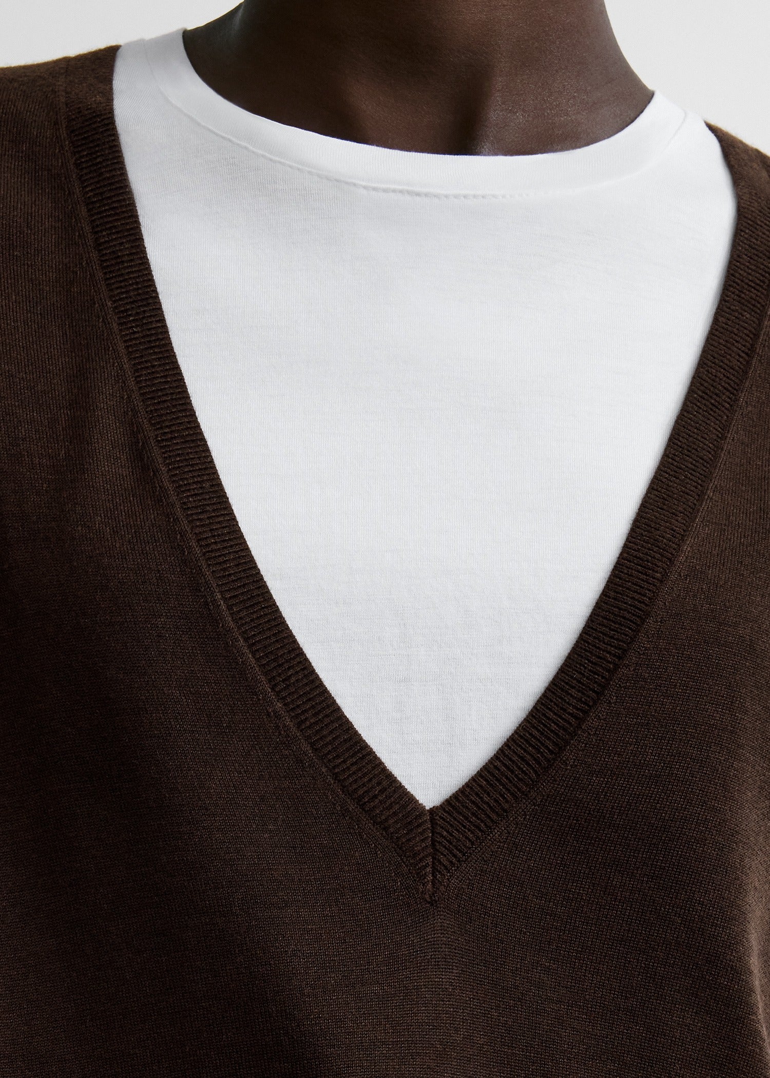 Fine v-neck knit fondante