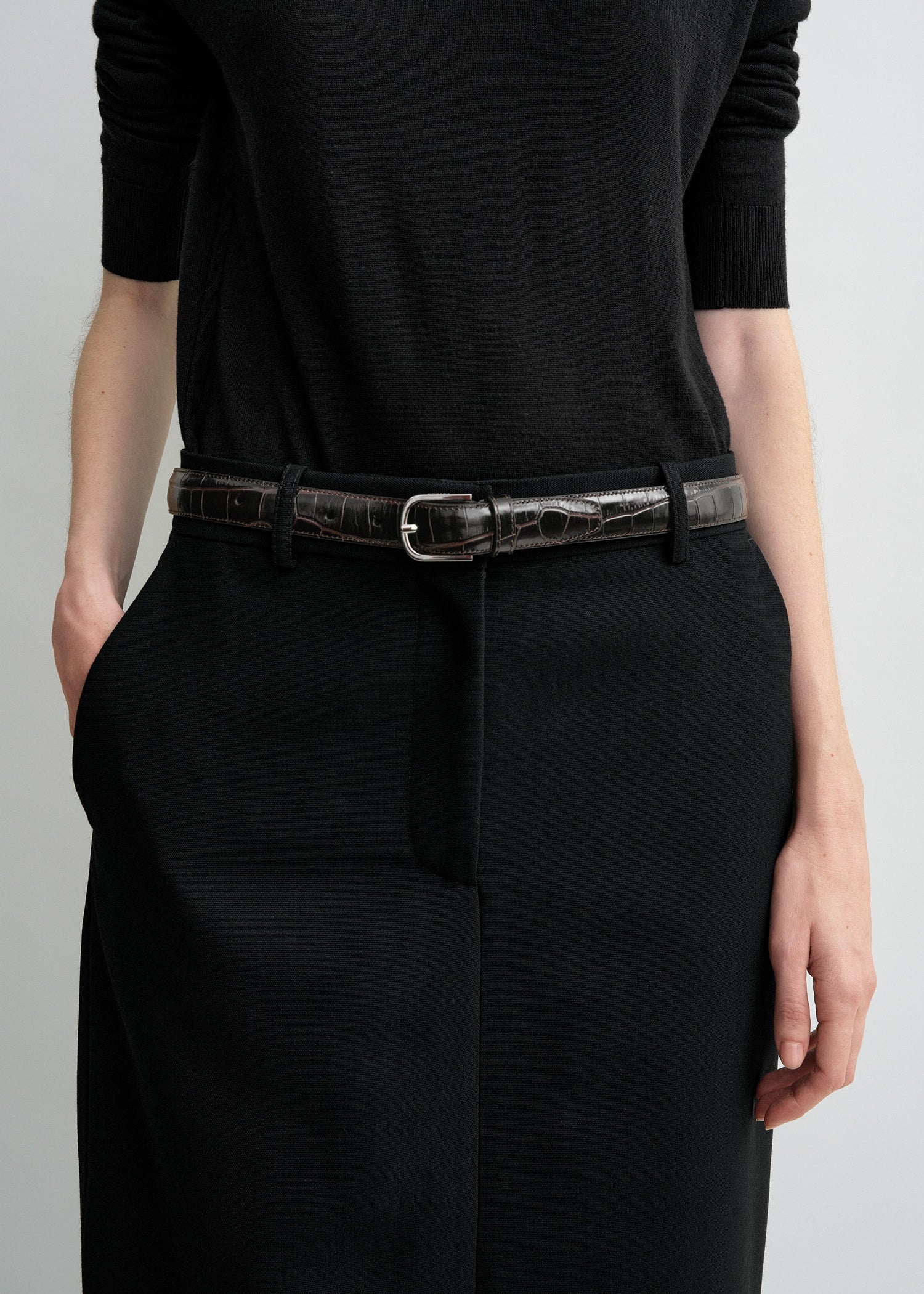 Slim croco-embossed belt chocolate