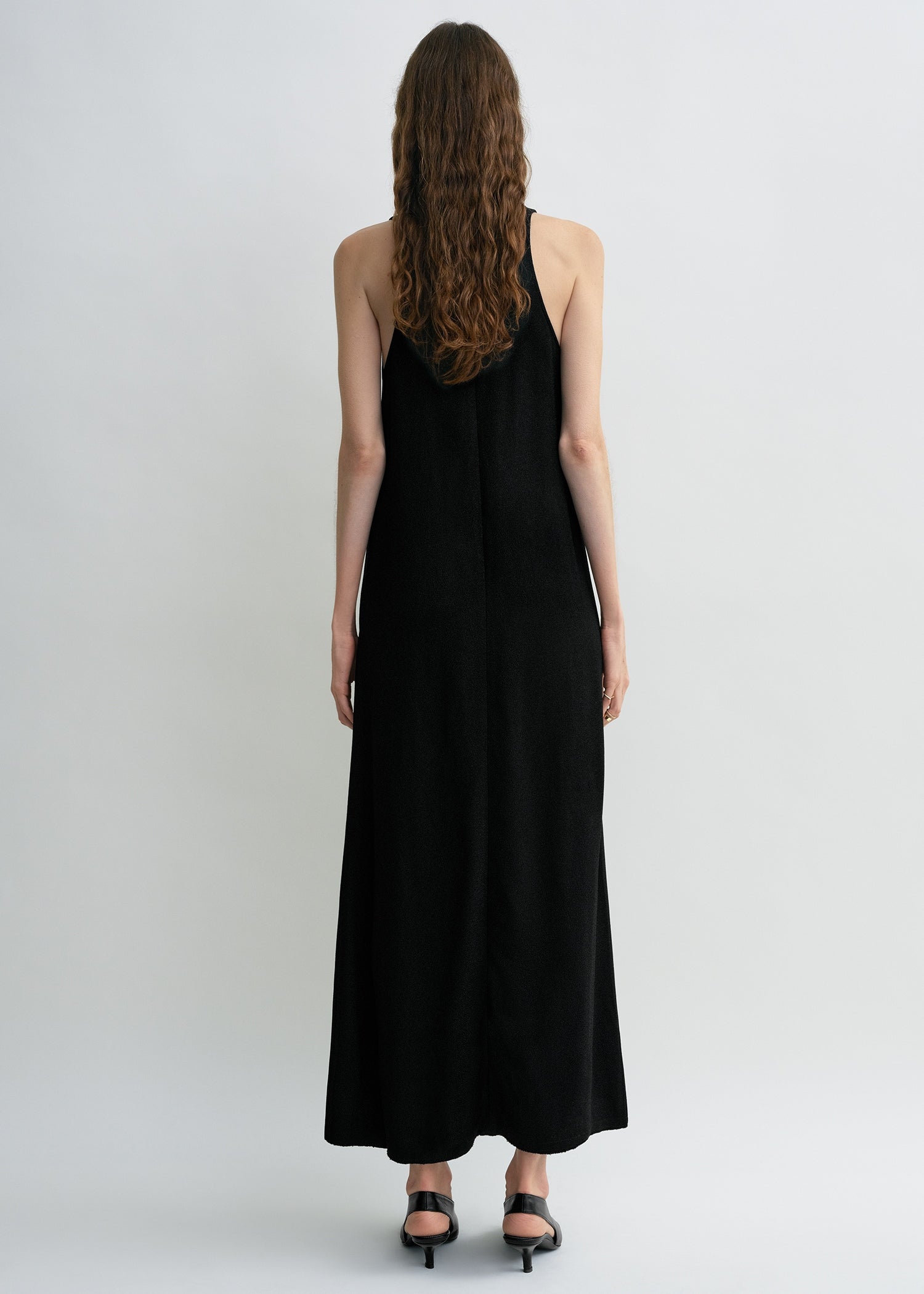 scoop neck dress black Amelia | Scoop-Neck Maxi With Pleated Skirt while the sleeveless cut ensures youll remain comfortable throughout the wedding celebrations Jovani D5304 Size 12 Black