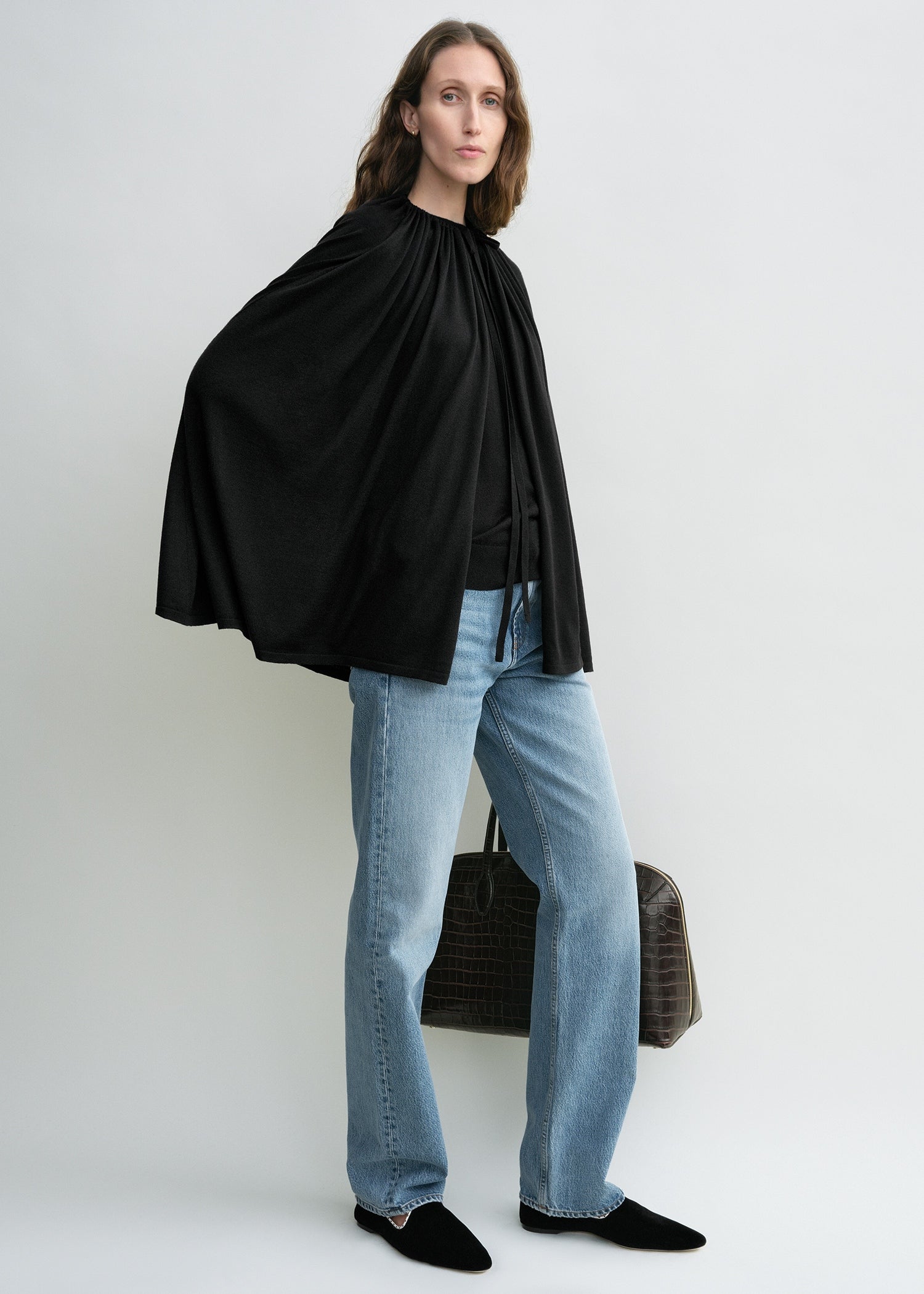 Drawstring cape black