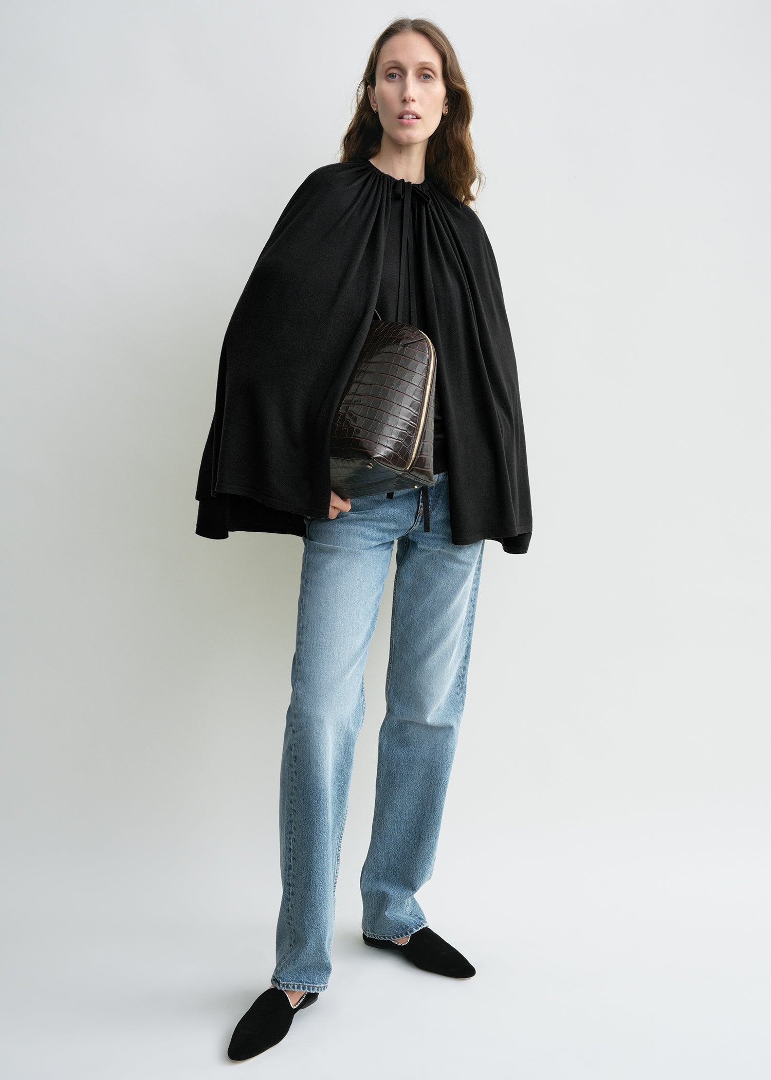 Drawstring cape black