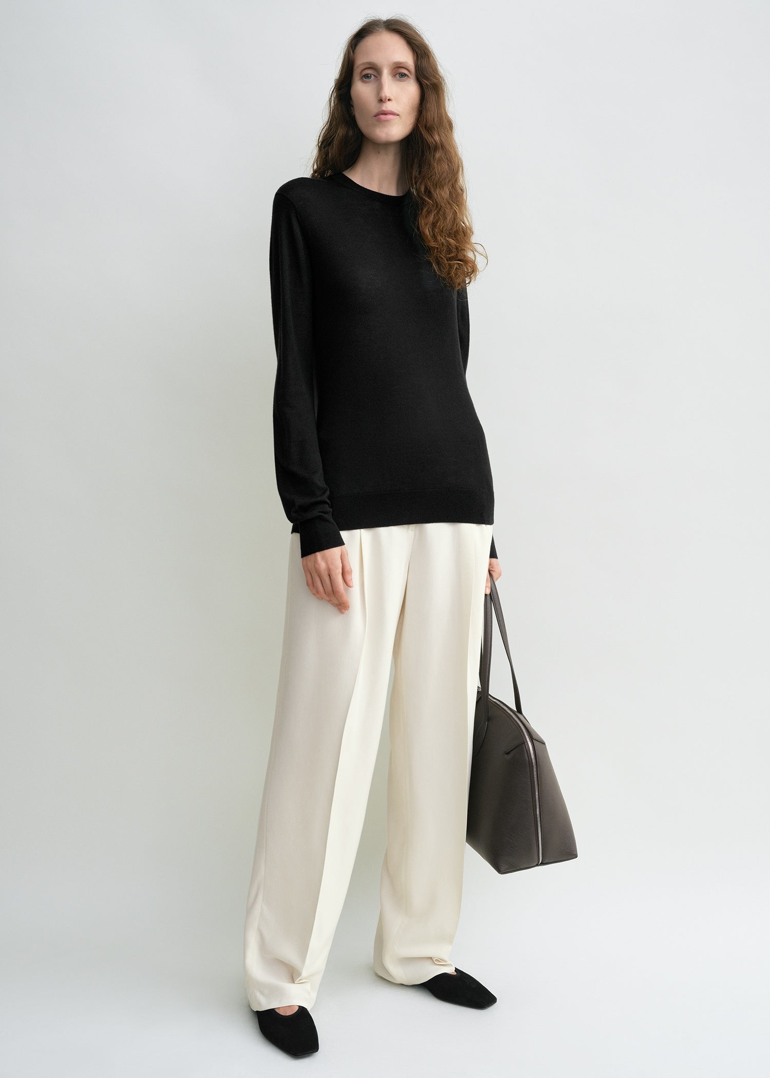 Fine crew knit black