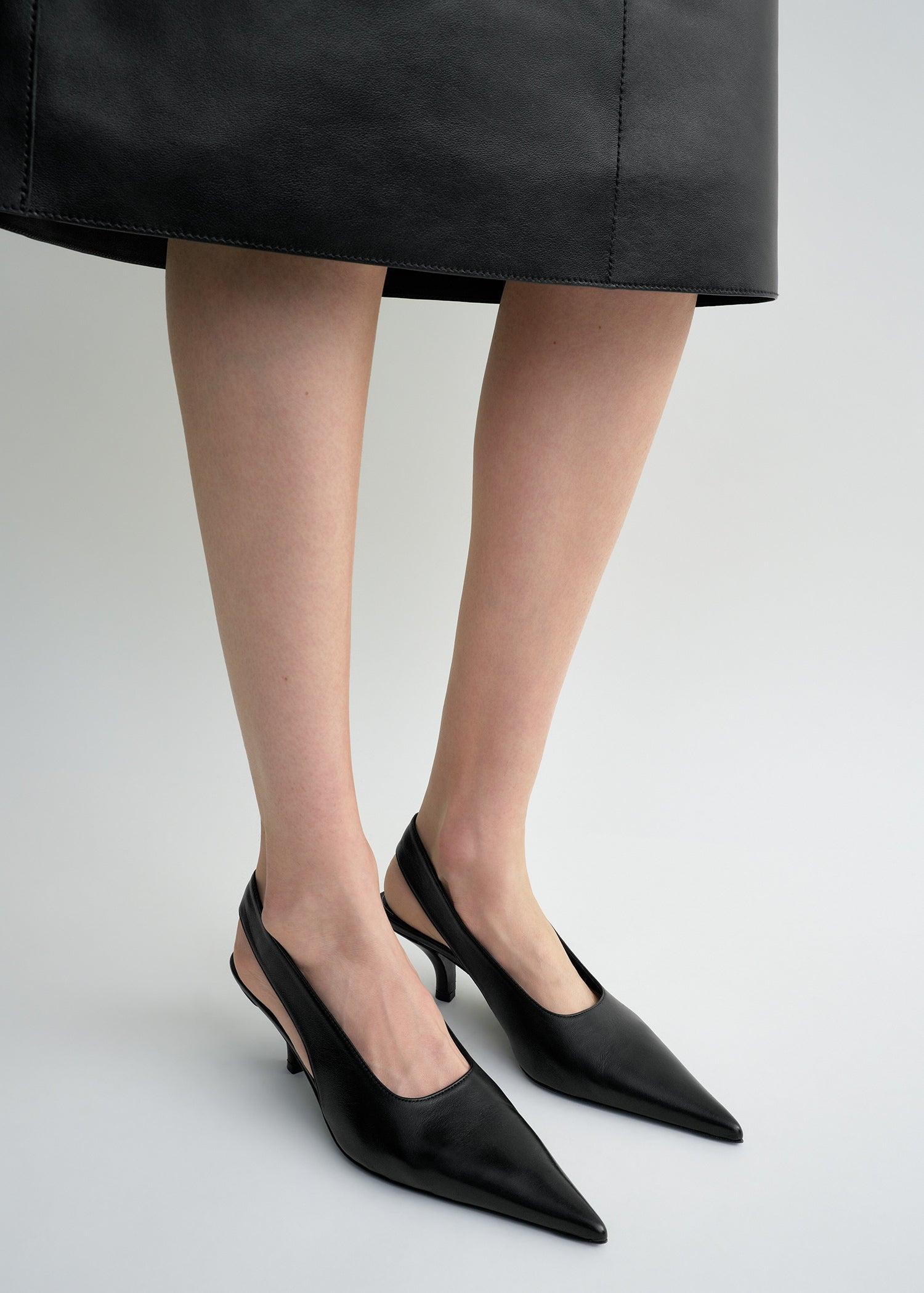 Classic leather slingbacks black – TOTEME Classic leather slingbacks black – TOTEME