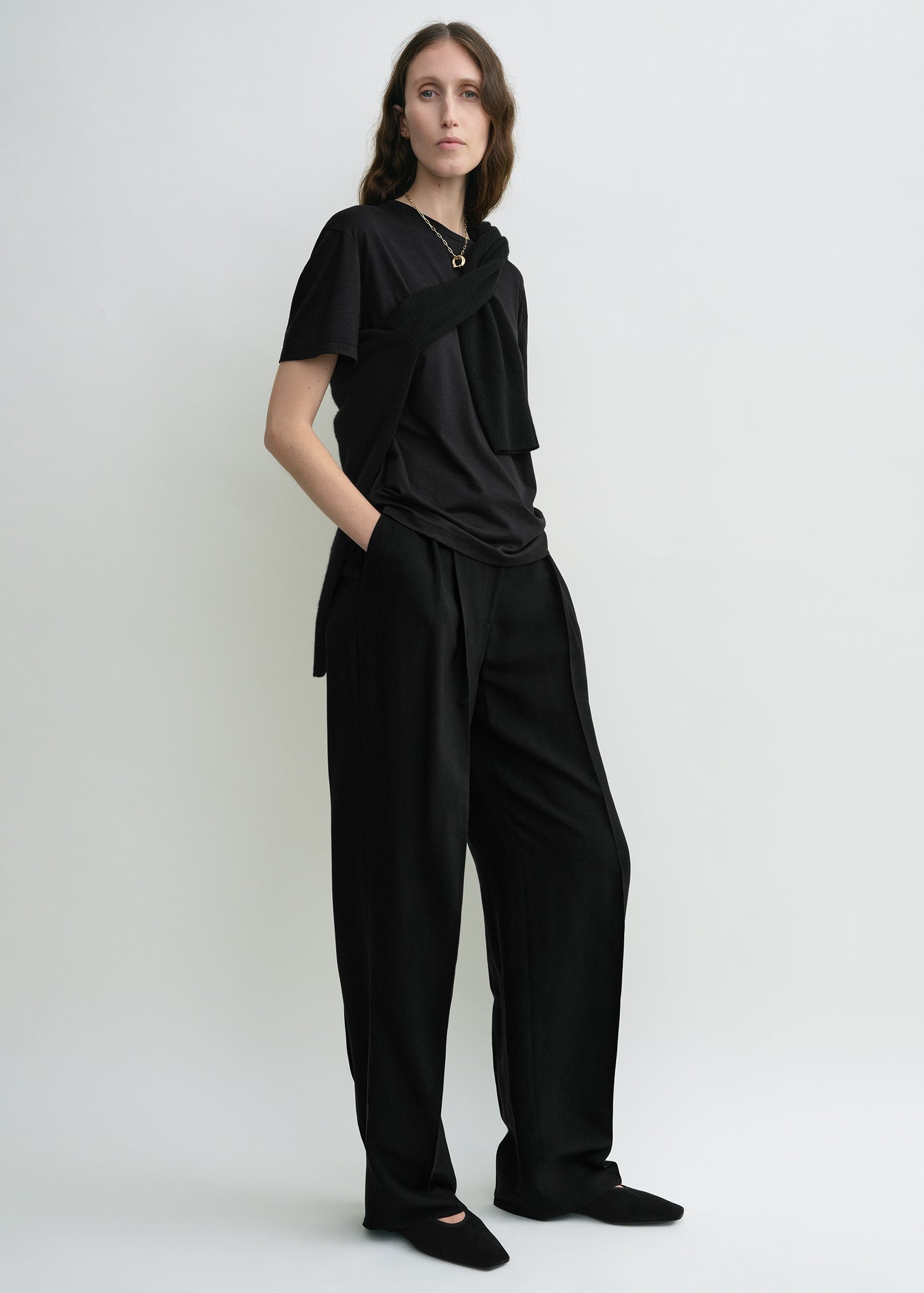 Double-pleat fluid trousers black petite