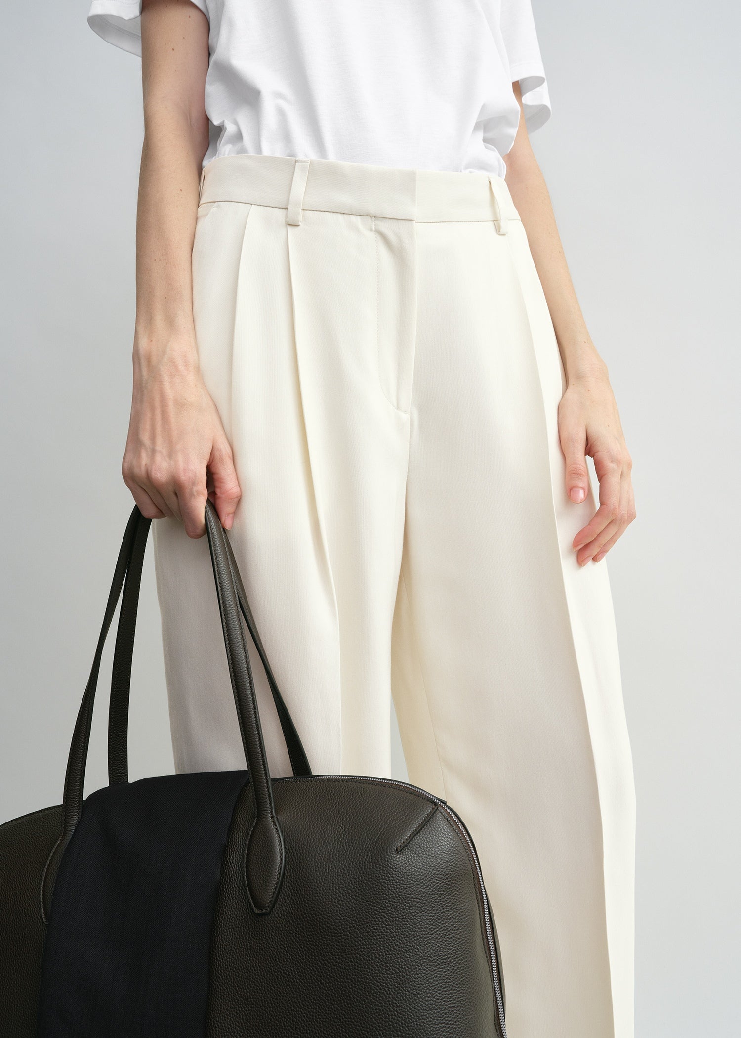 Double-pleat fluid trousers ecru petite