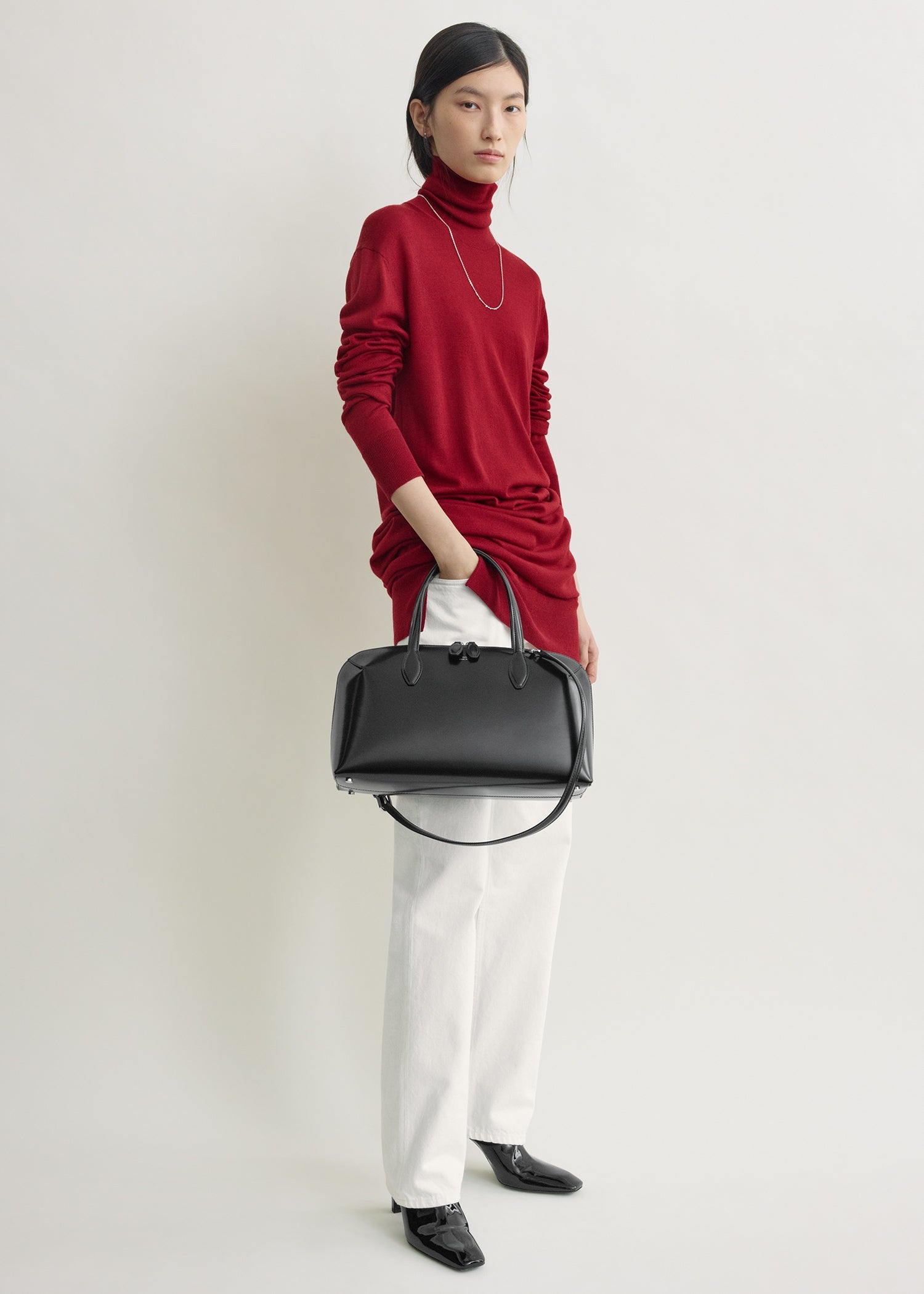 Medium box-leather day tote black