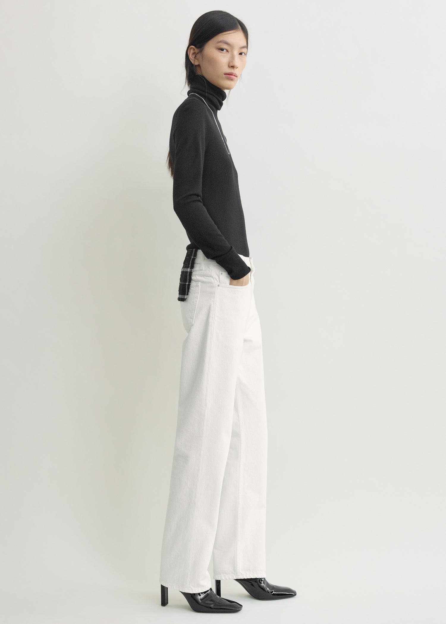 Low straight denim white