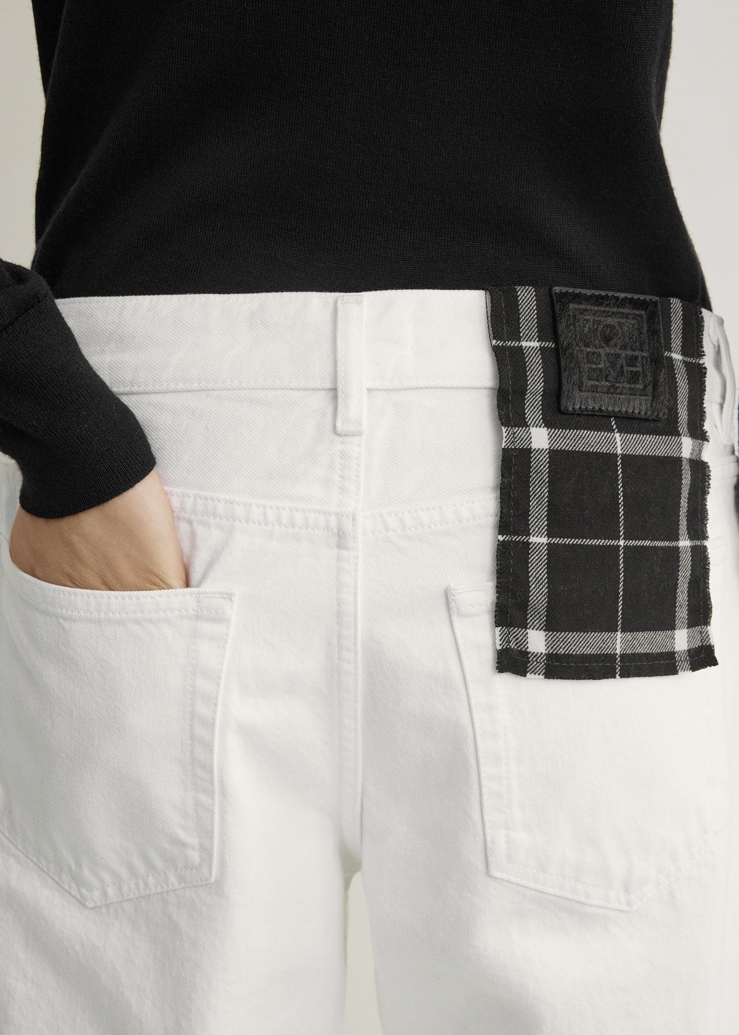 Low straight denim white