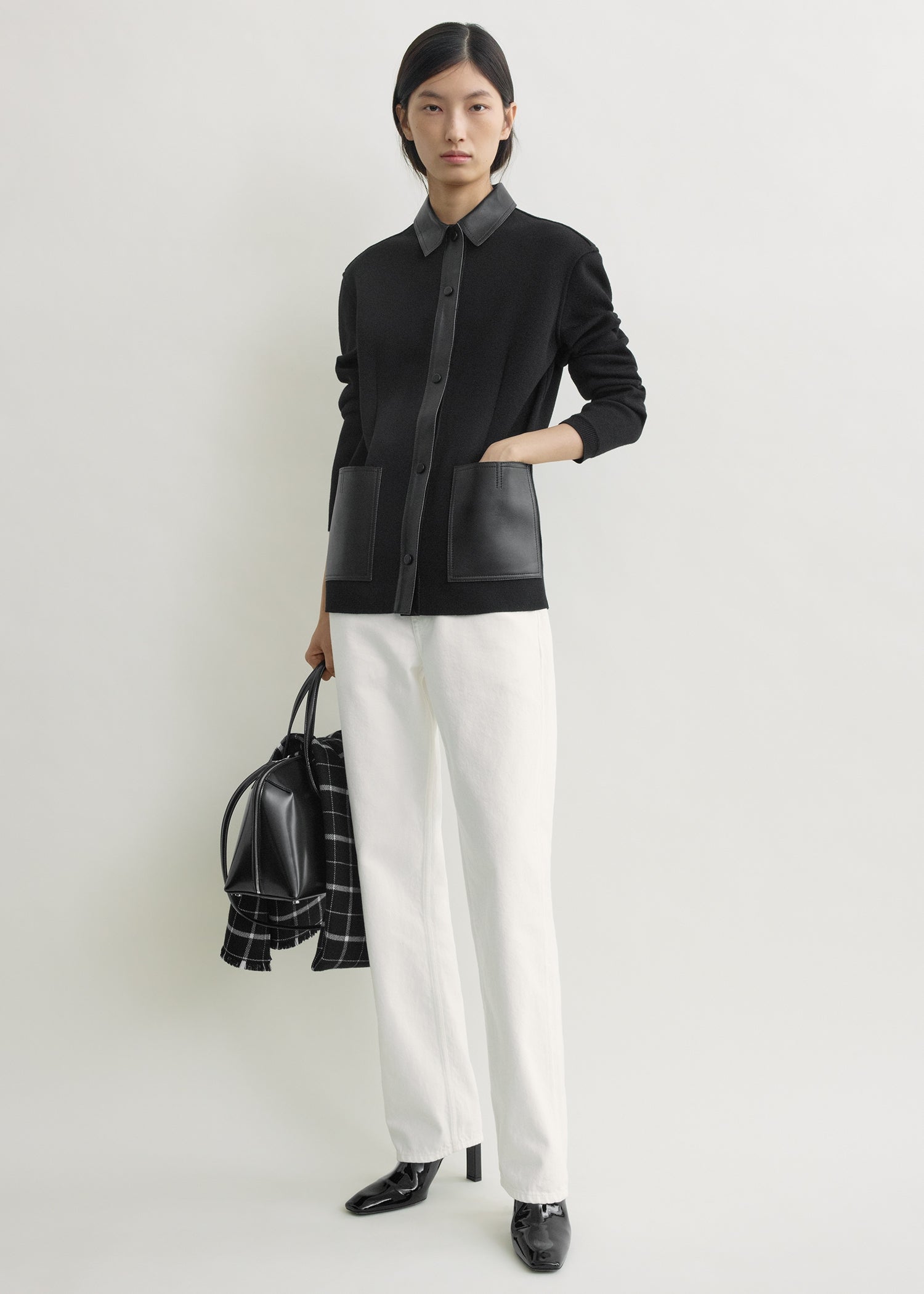Patch pocket shirt black