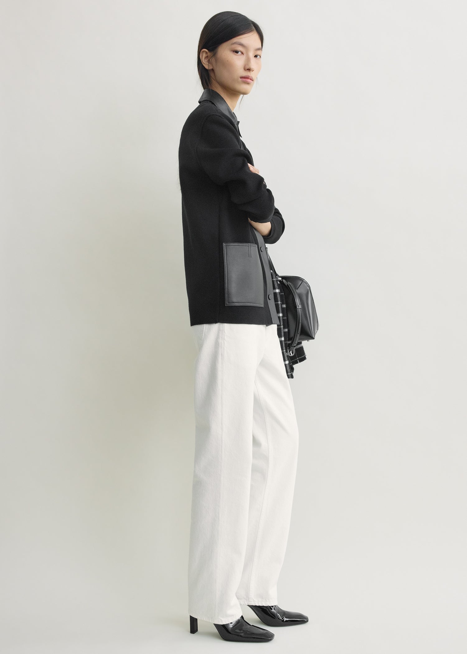 Patch pocket shirt black