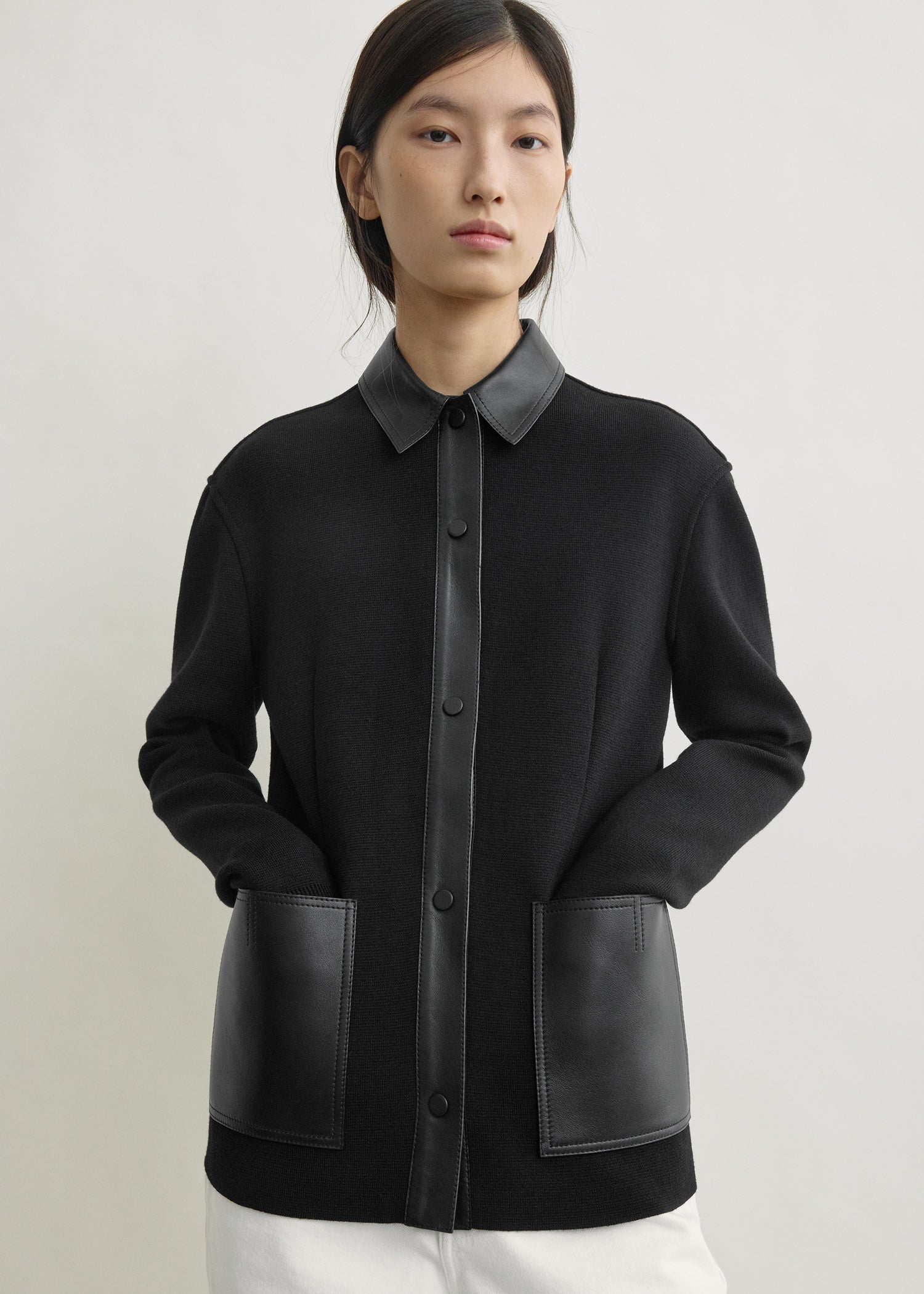 Patch pocket shirt black