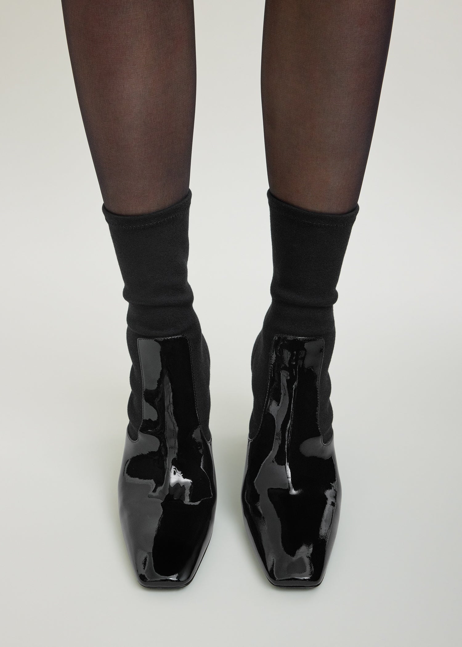 Bar patent boots black