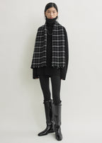Windowpane scarf black/white