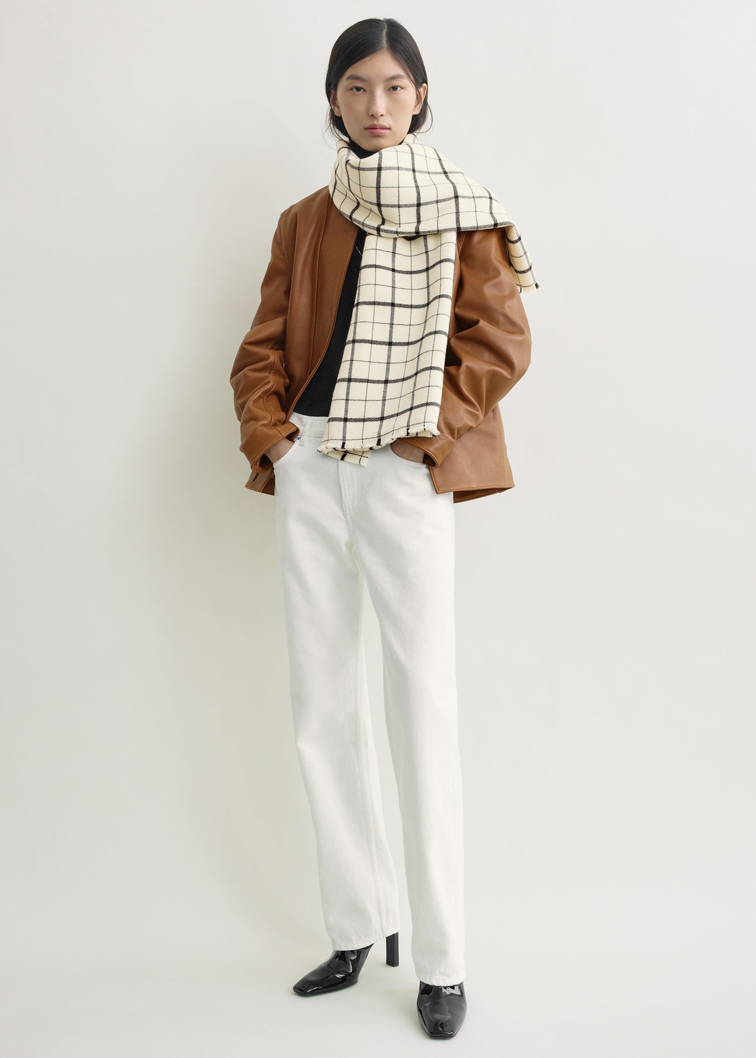 Windowpane scarf white/black