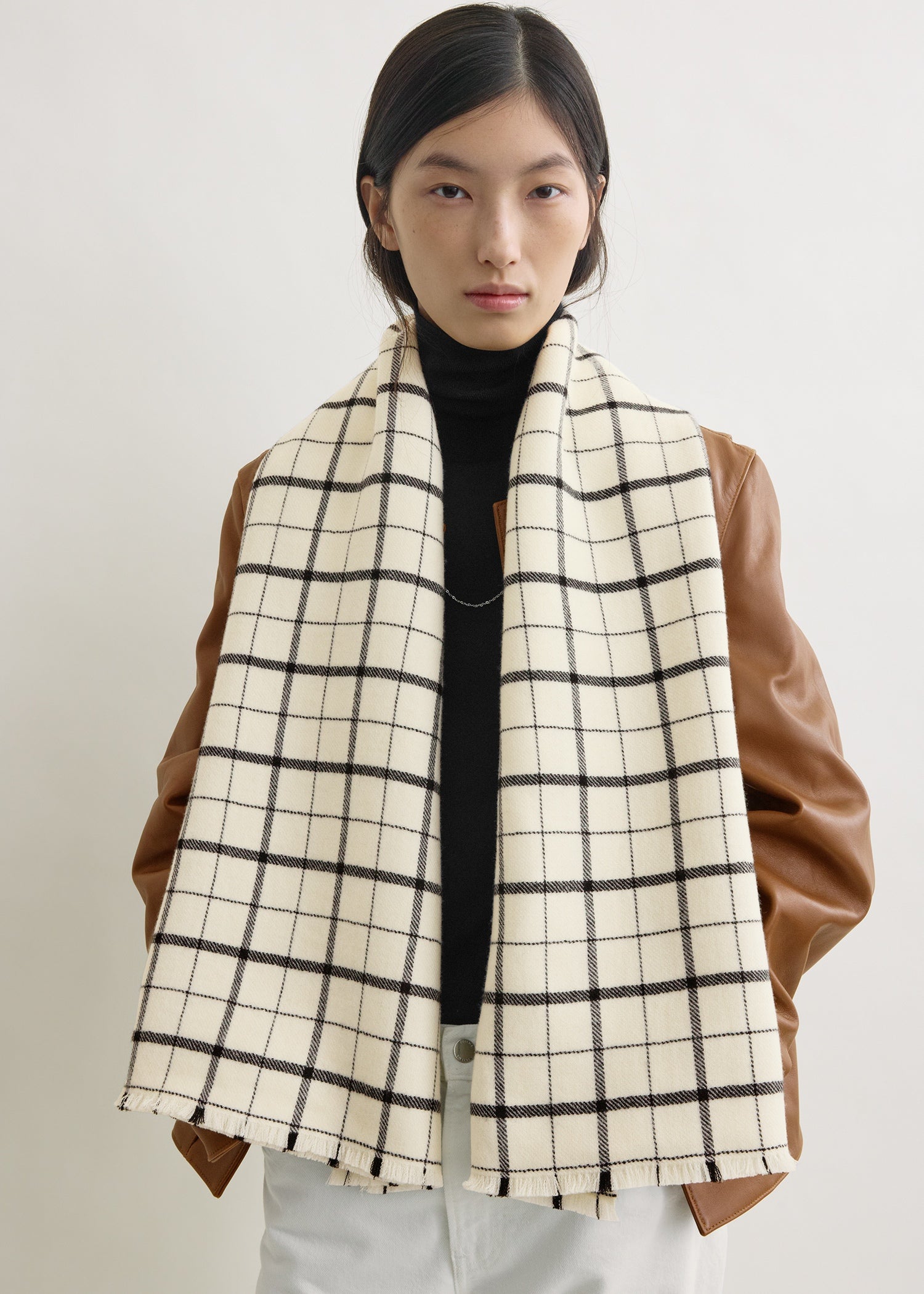 Windowpane scarf white/black