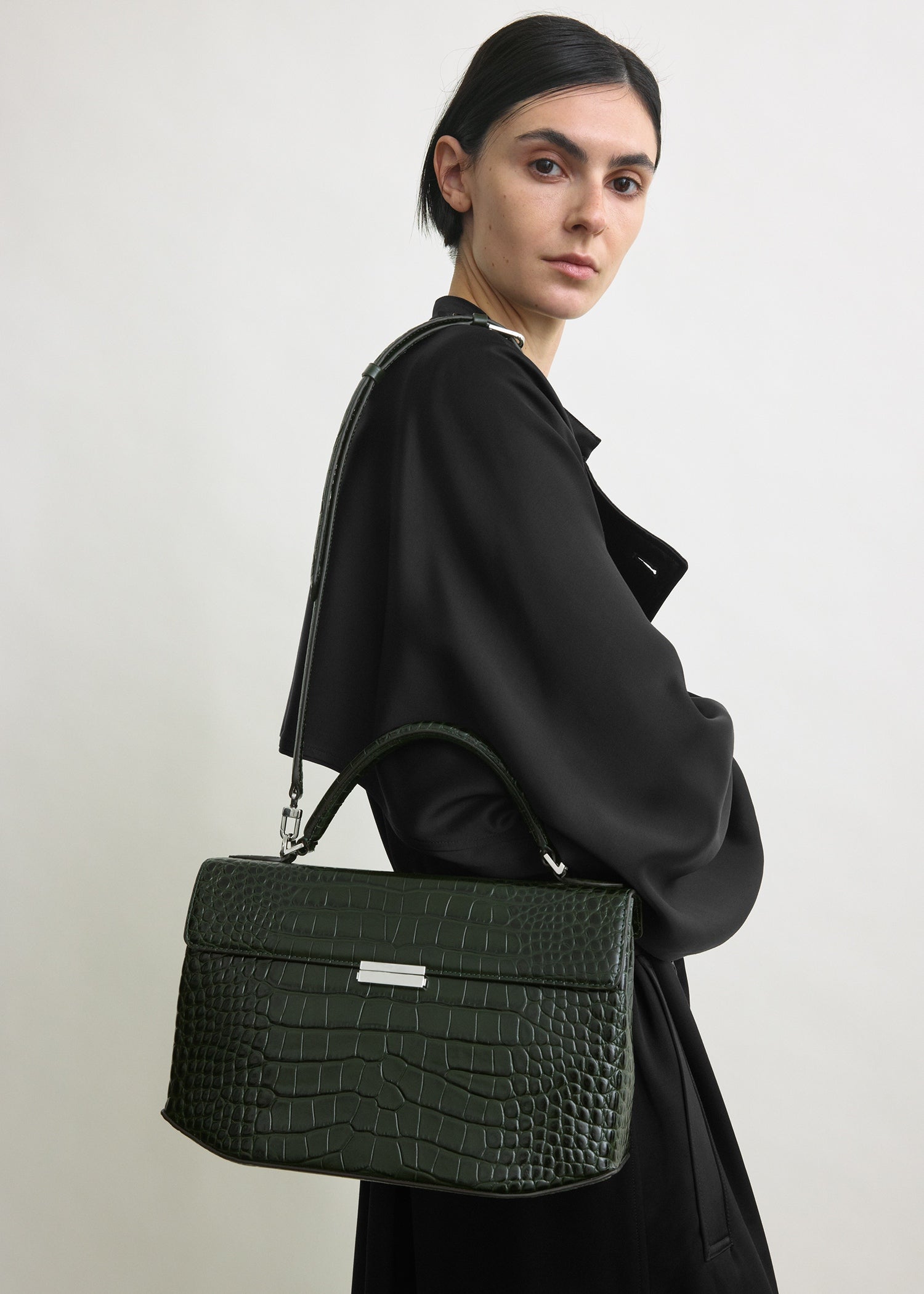 Clip croco-embossed top handle dark green – TOTEME