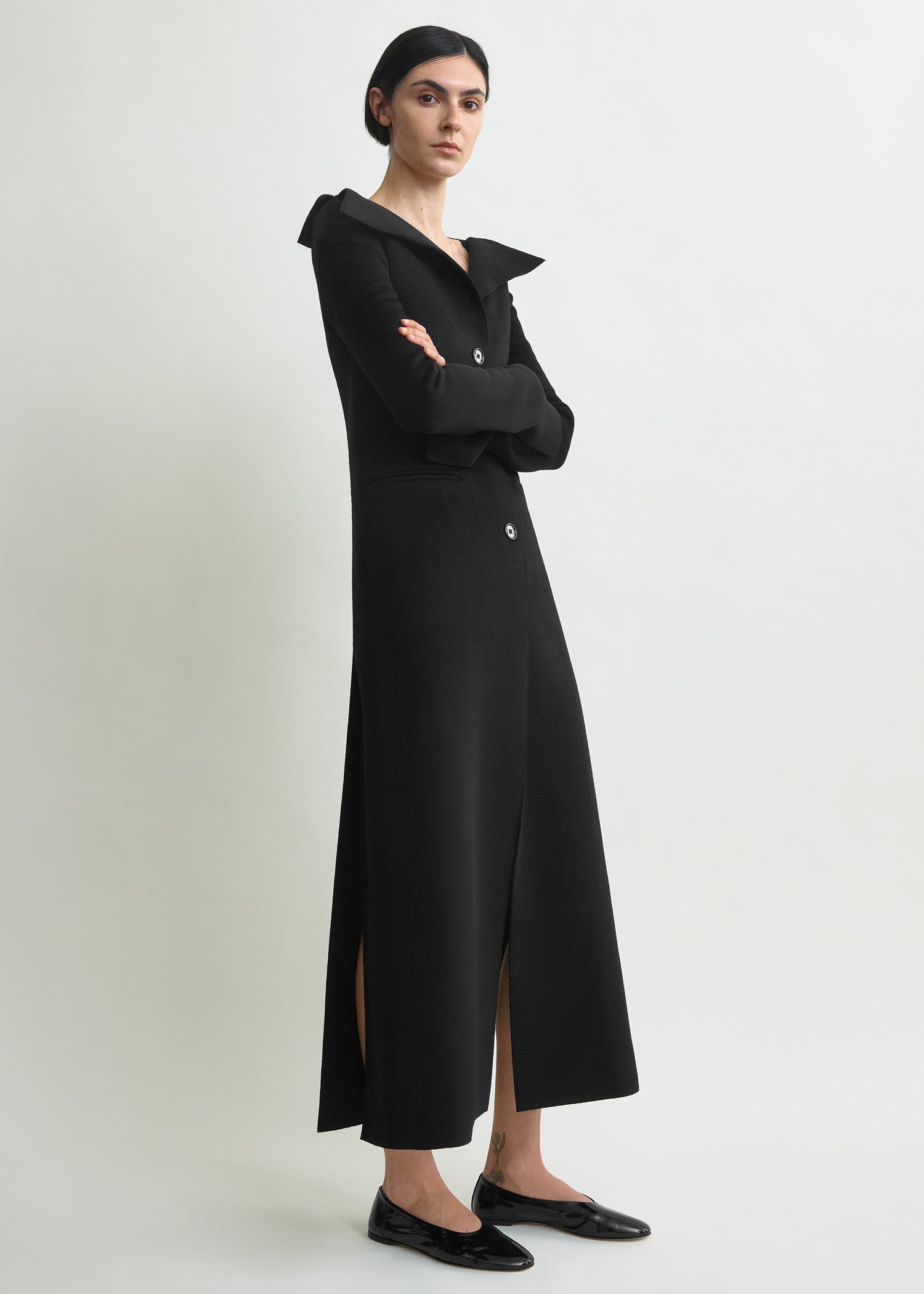 Open collar wool coat black