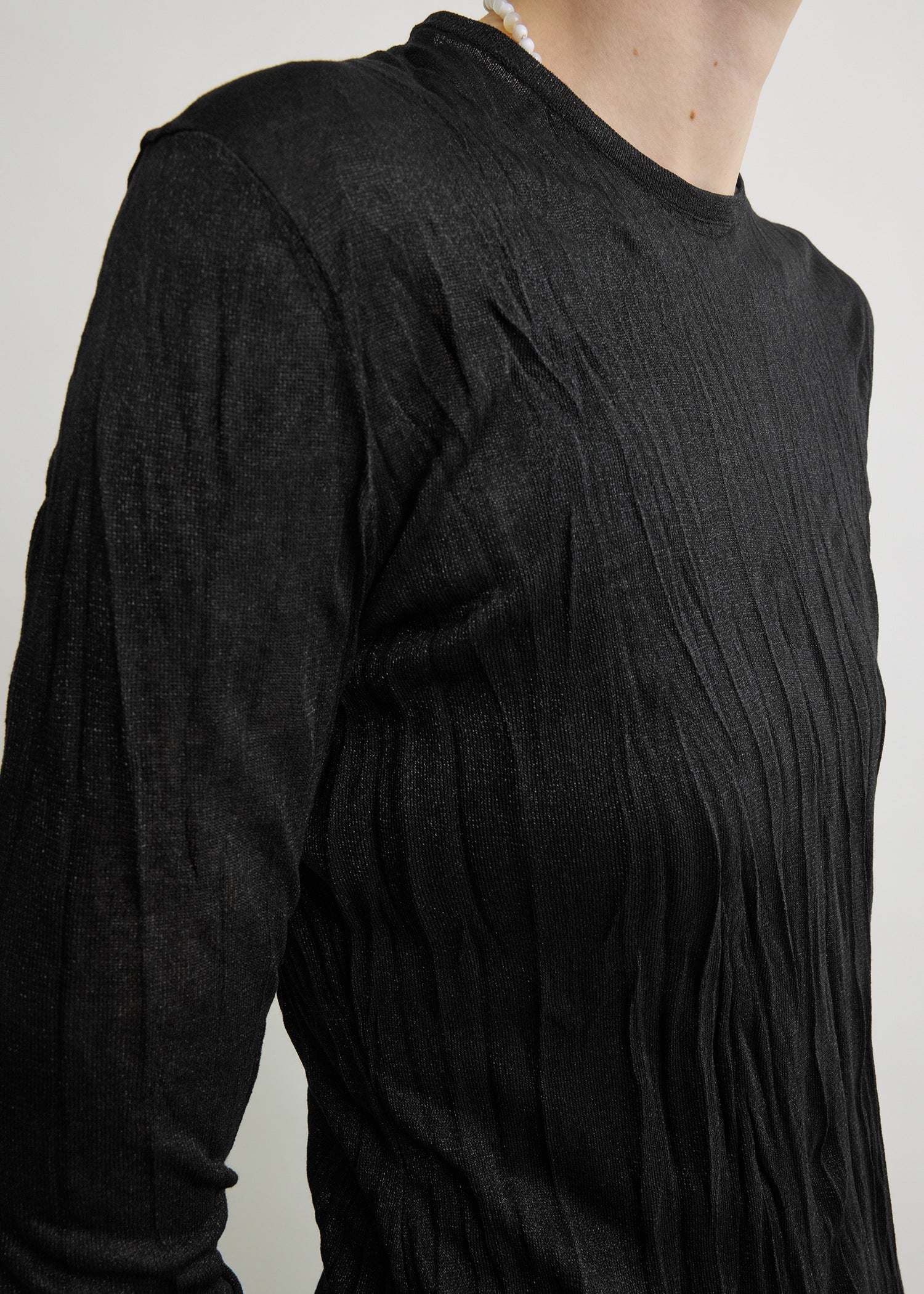 Crinkled knit long-sleeve dress black