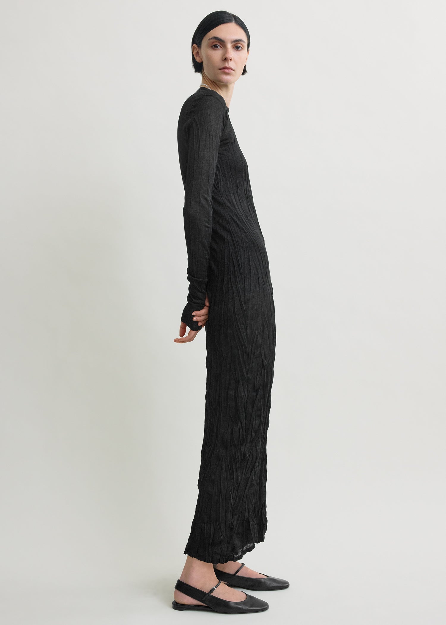 Crinkled knit long-sleeve dress black