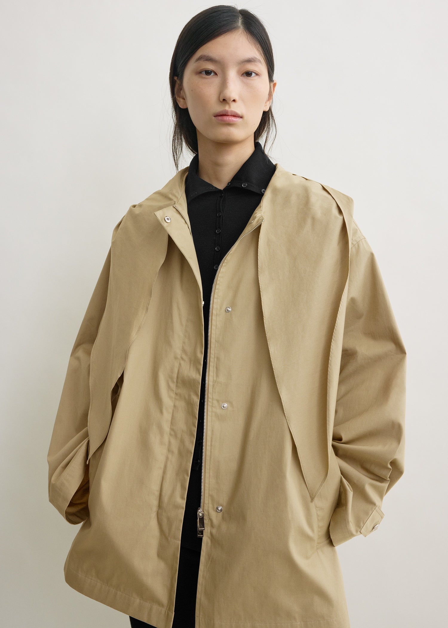 Technical scarf jacket cashew – TOTEME