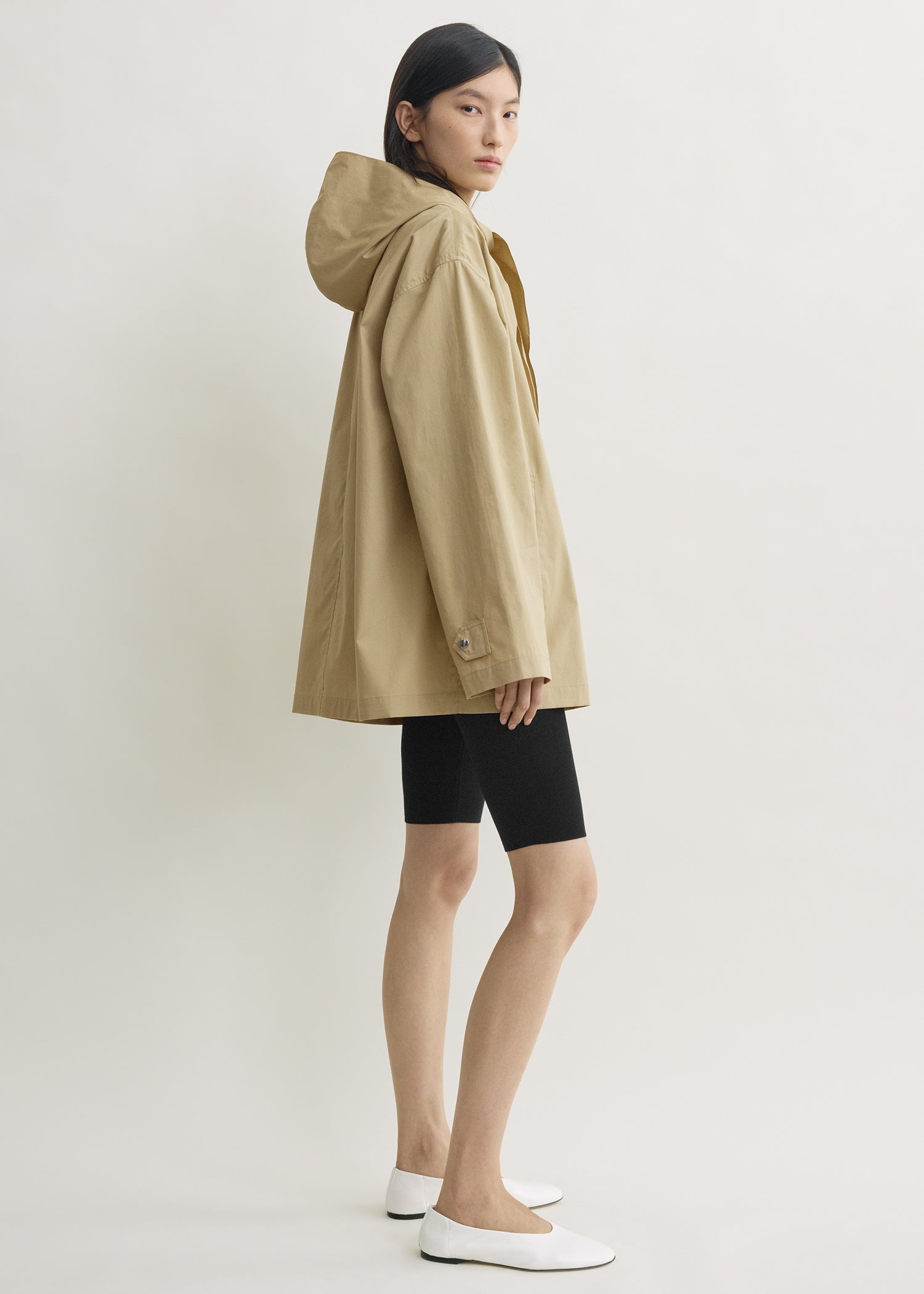 Technical scarf jacket cashew – TOTEME