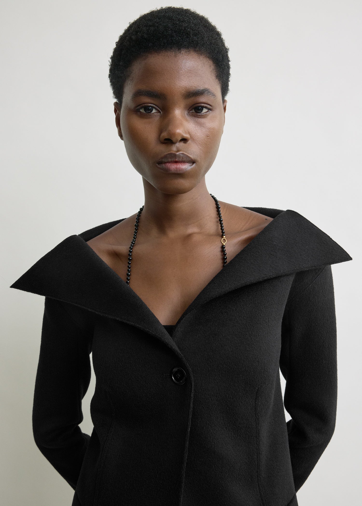 Open collar wool jacket black