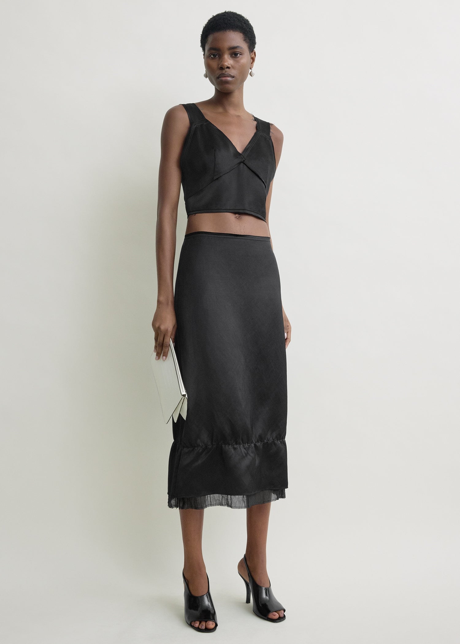 Cropped satin camisole black – TOTEME