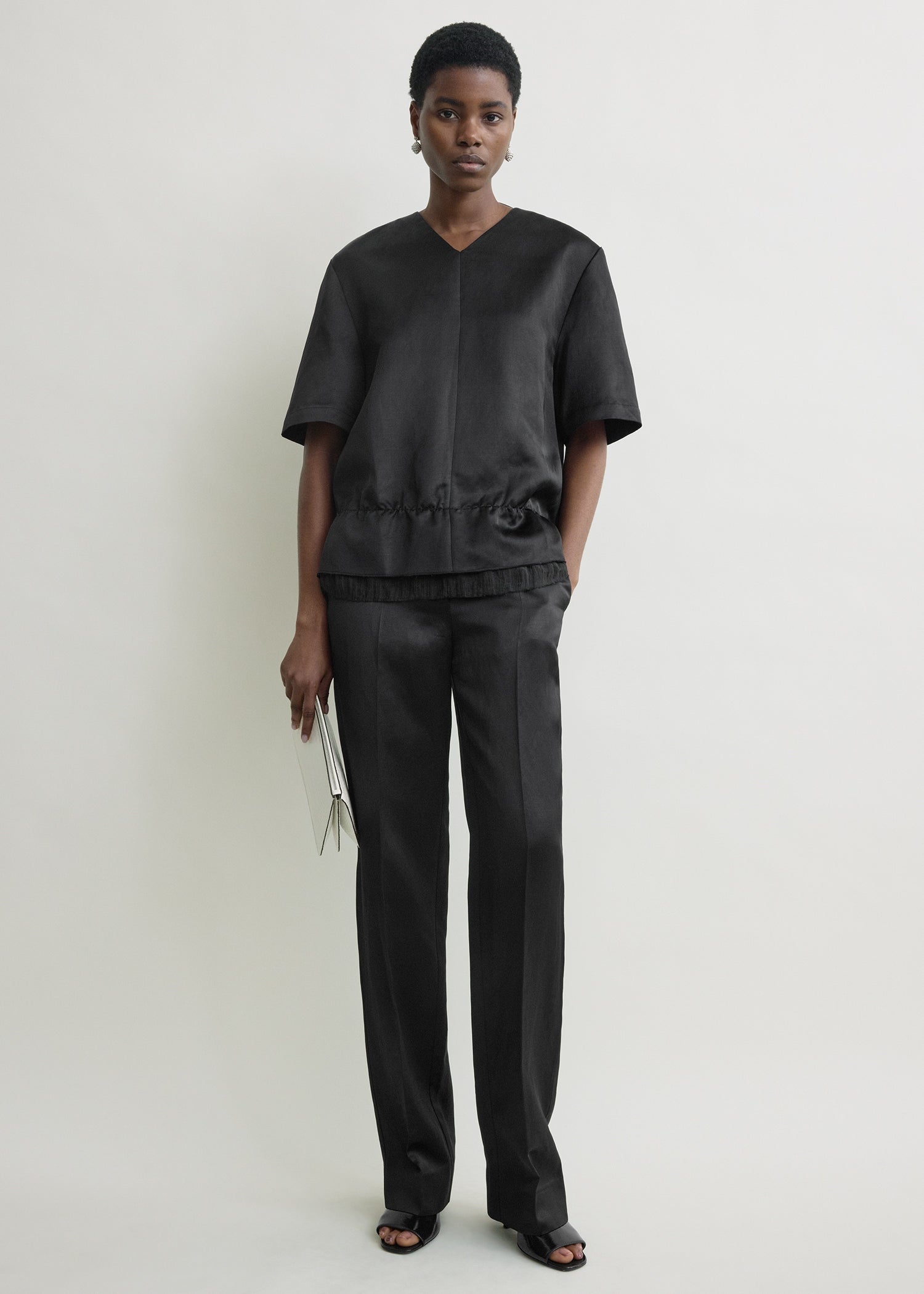 V-neck satin pullover black