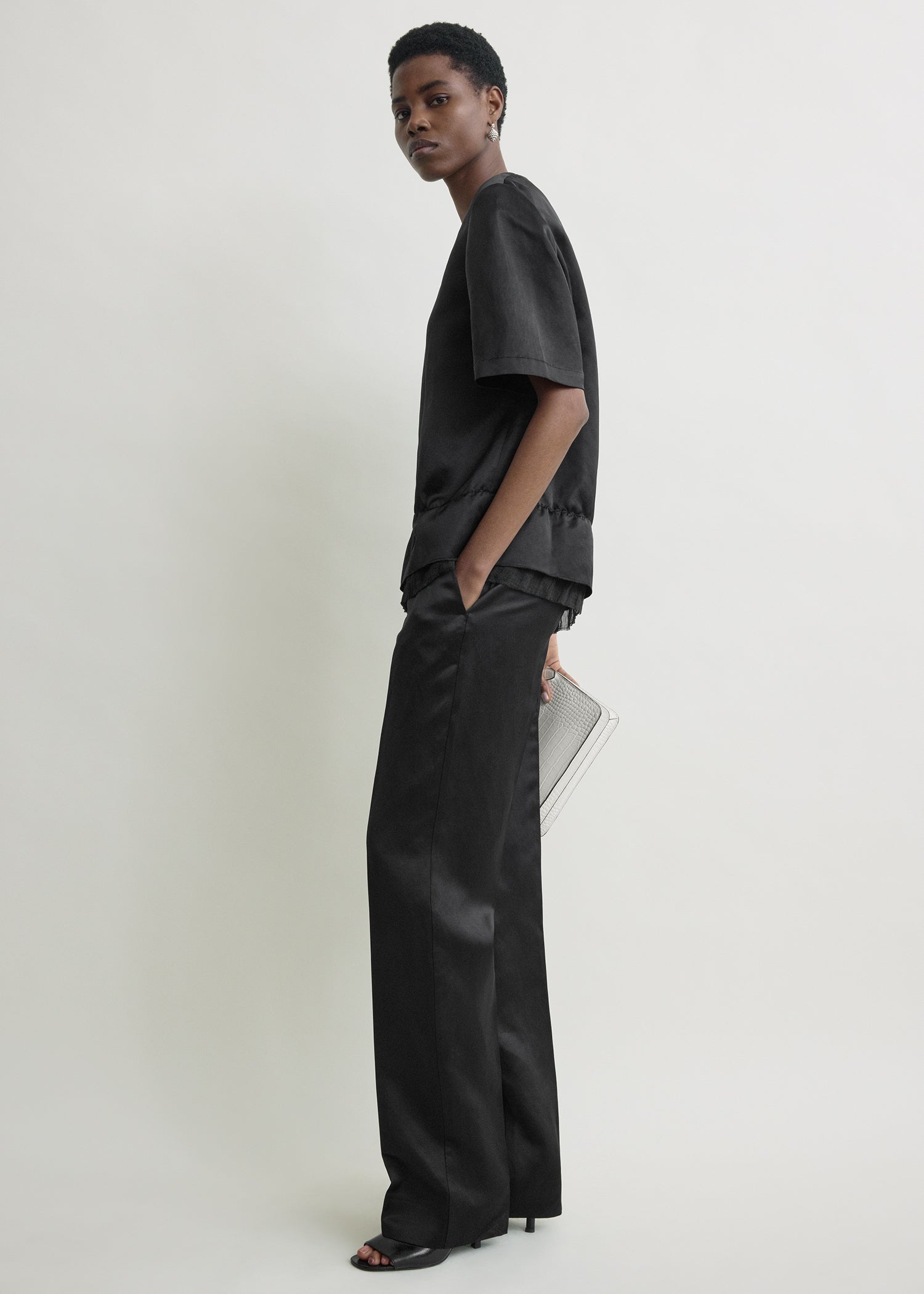 V-neck satin pullover black