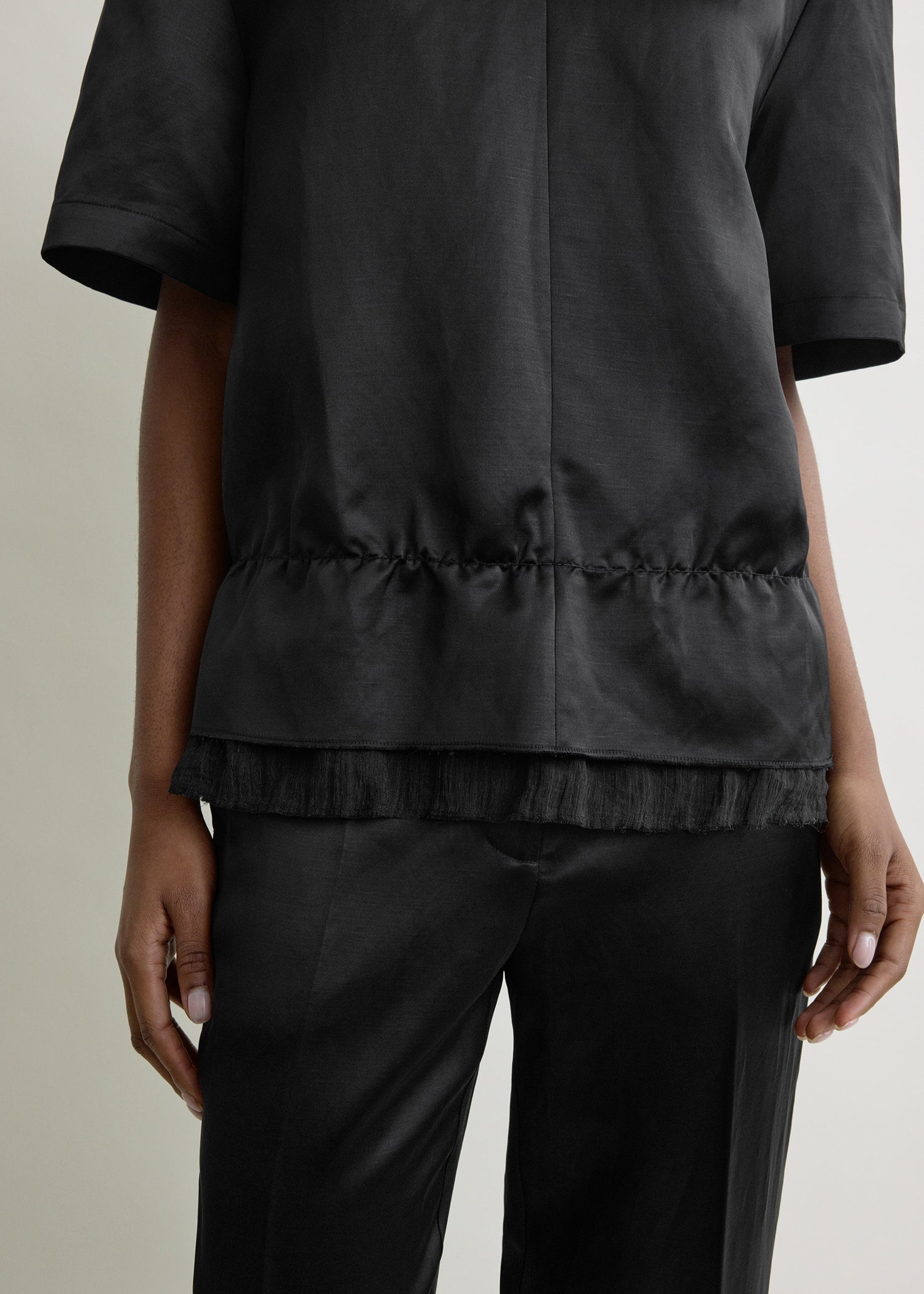 V-neck satin pullover black