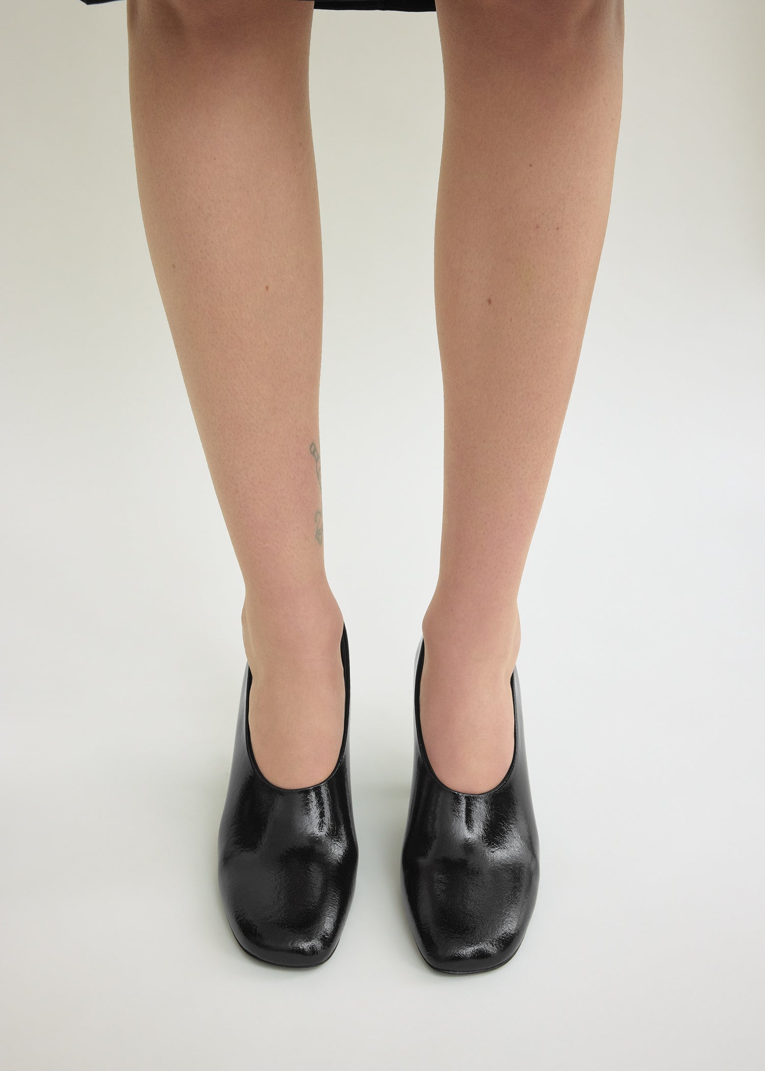 Contour naplack pumps black – TOTEME