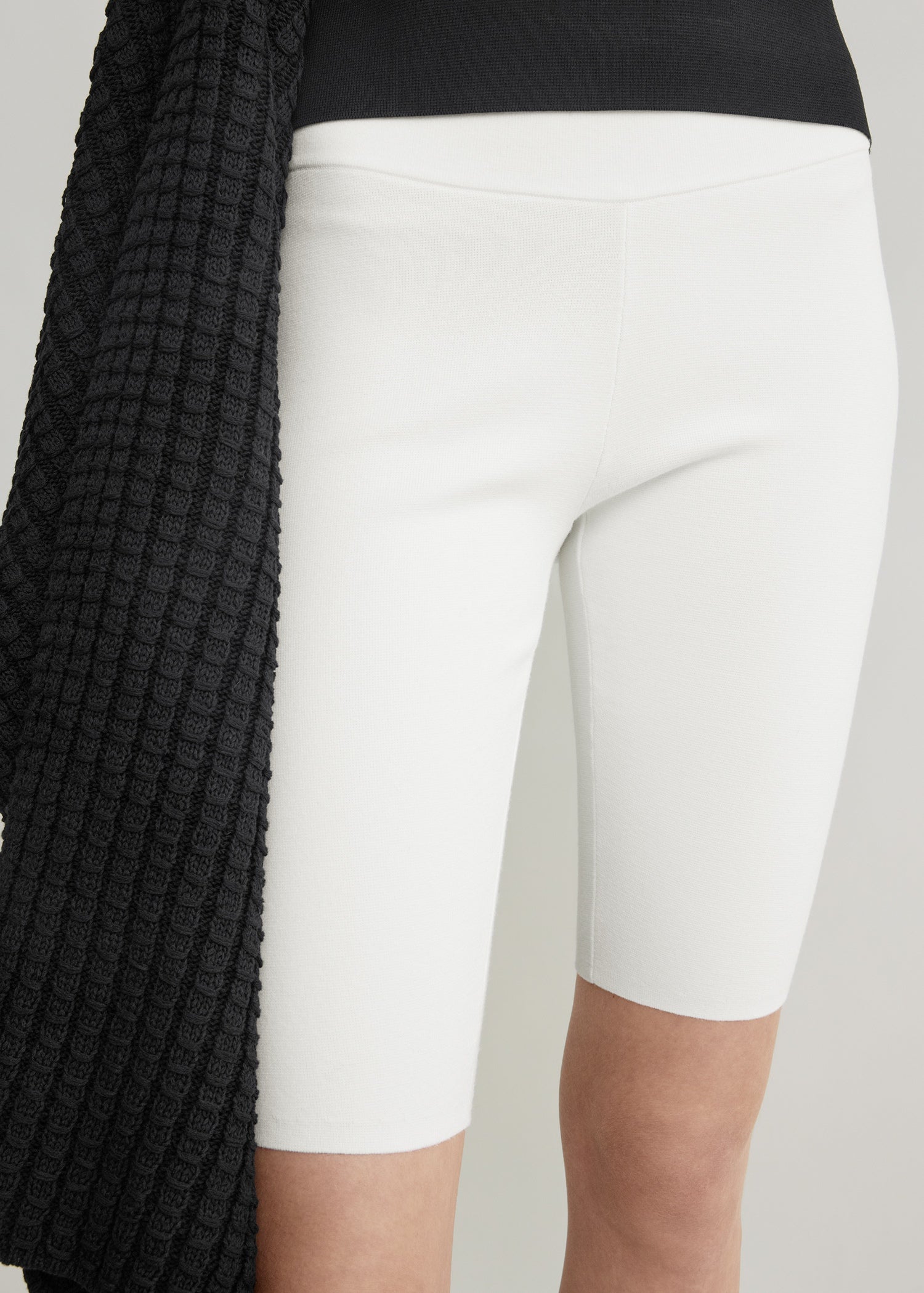 Capri knit shorts off-white