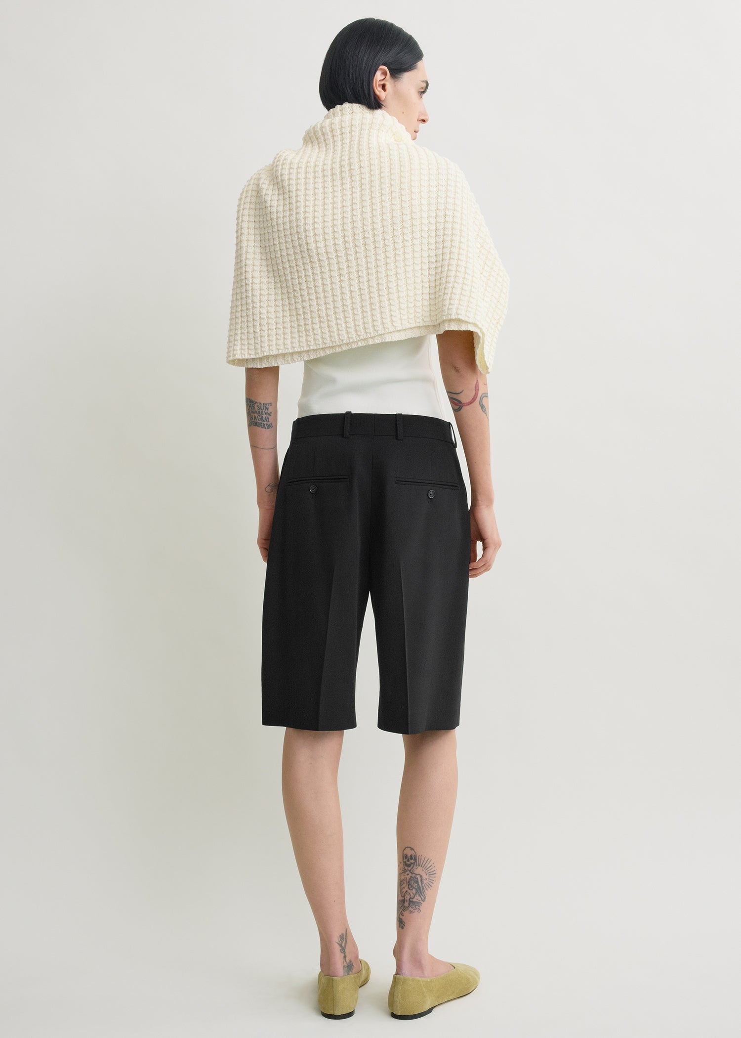 Wide fluid shorts black