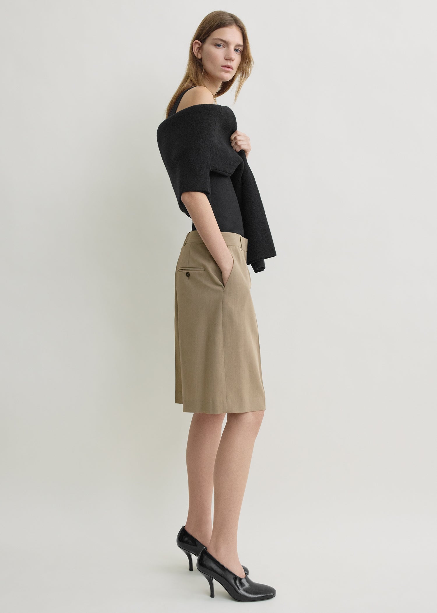 Wide fluid shorts taupe