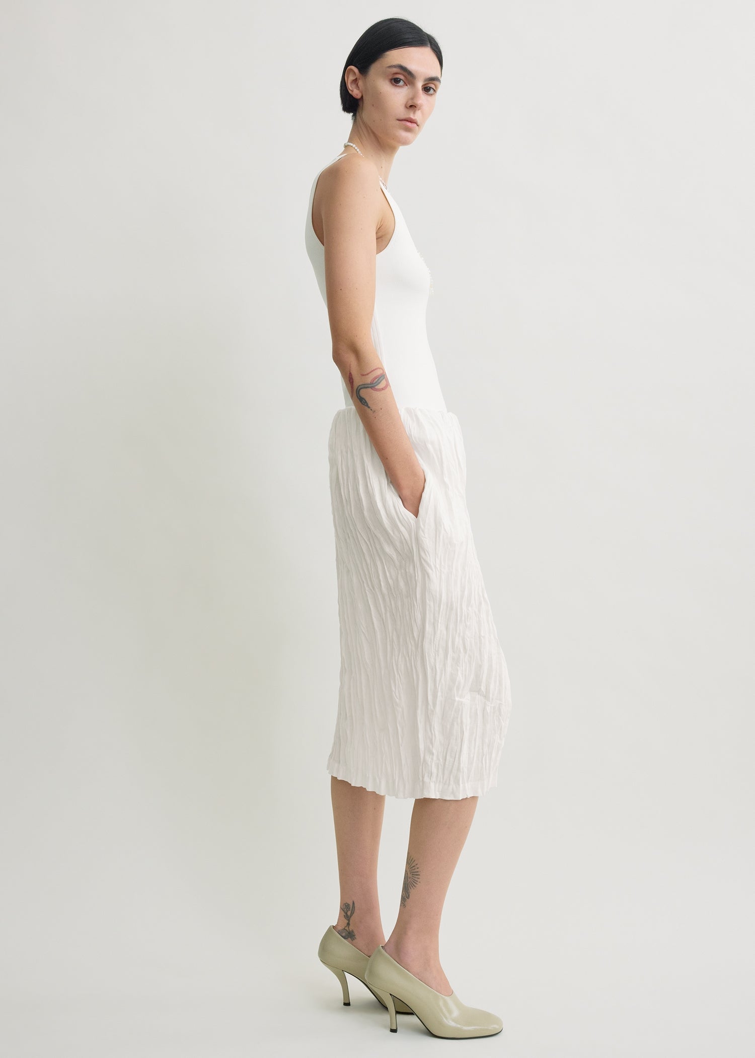 Crinkled linen skirt white