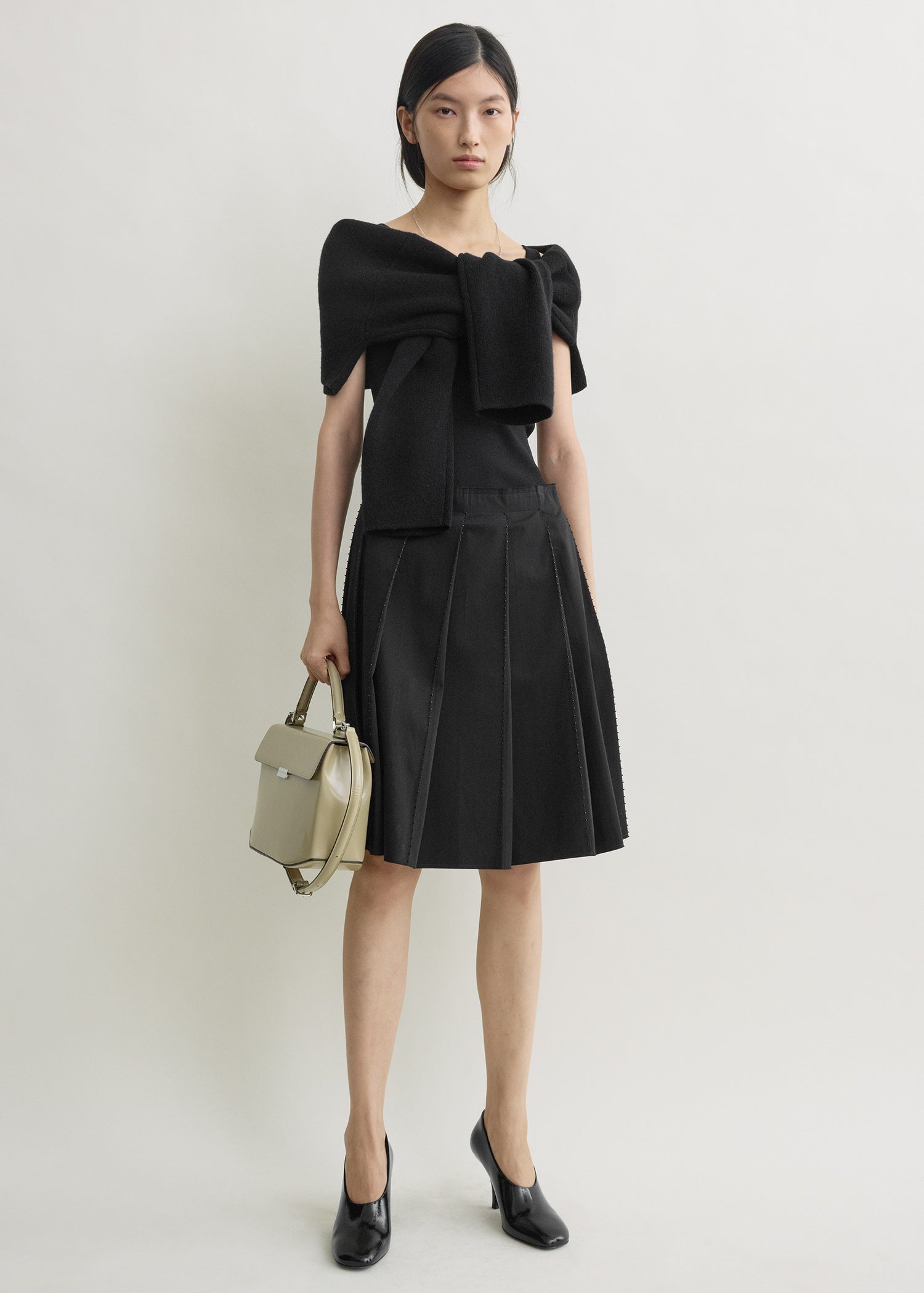 Beaded pleat skirt black