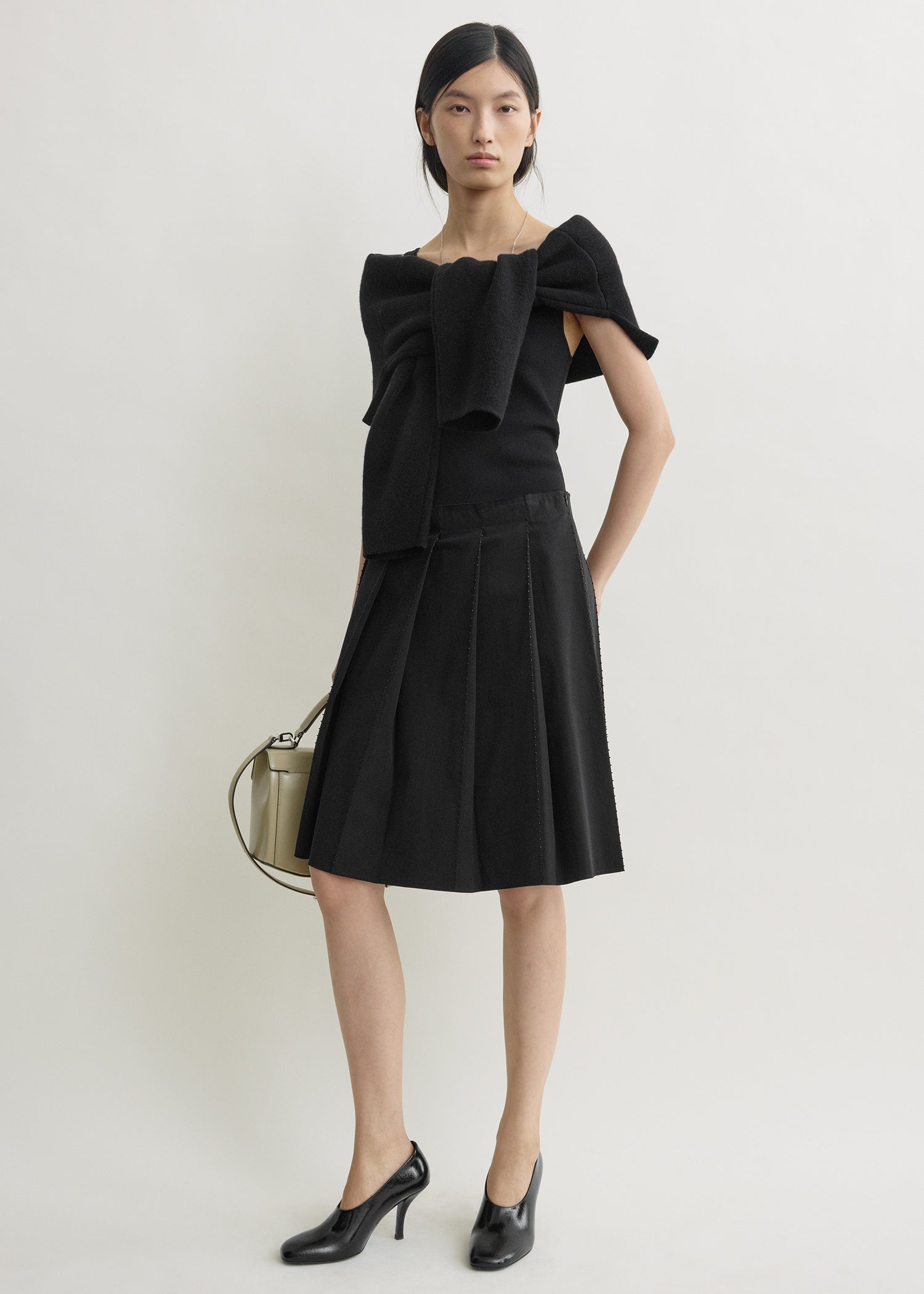 Beaded pleat skirt black